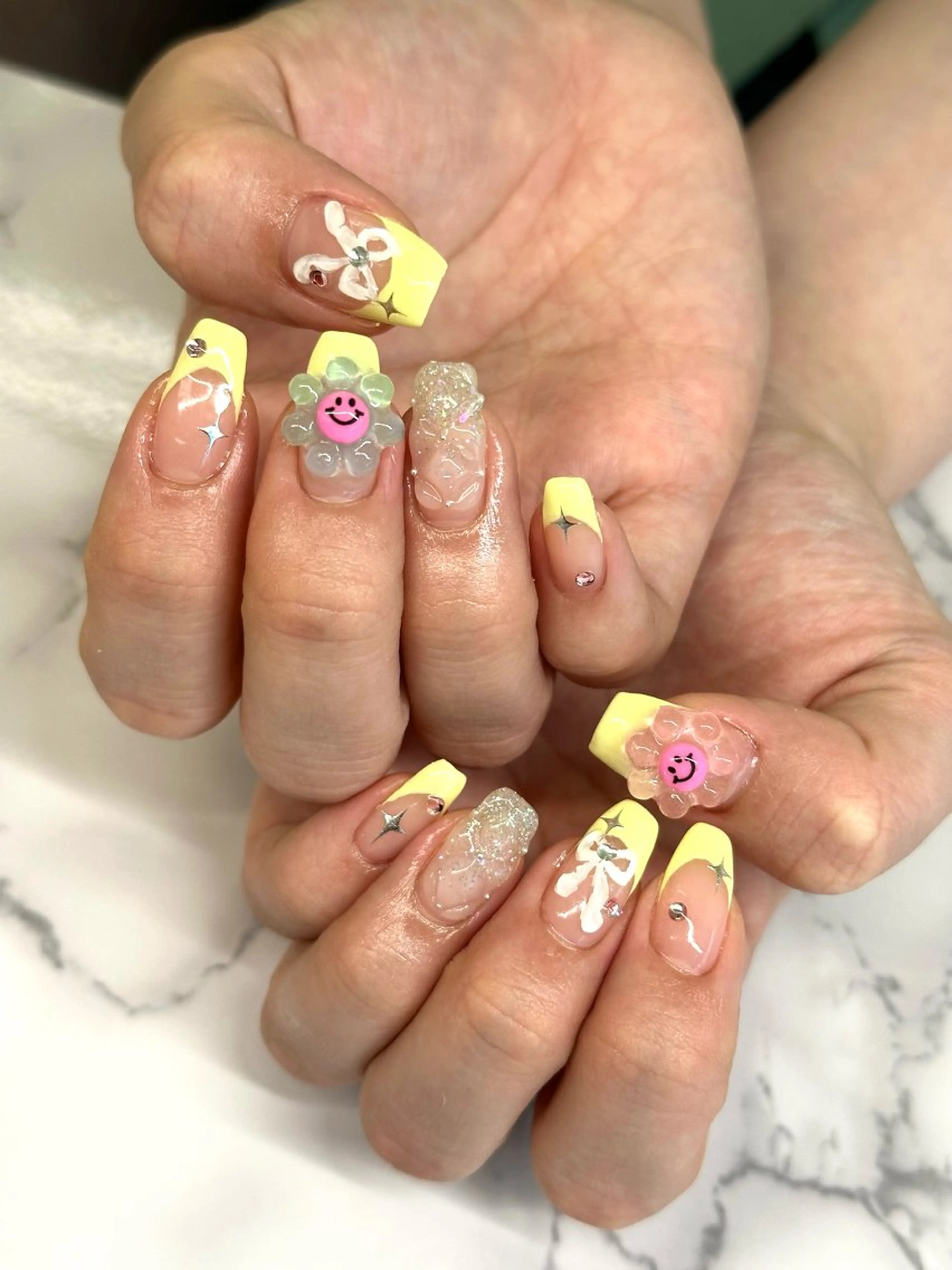 ネイル ハンドネイル salon iris 🦋北広島市大曲のネイルデザイン