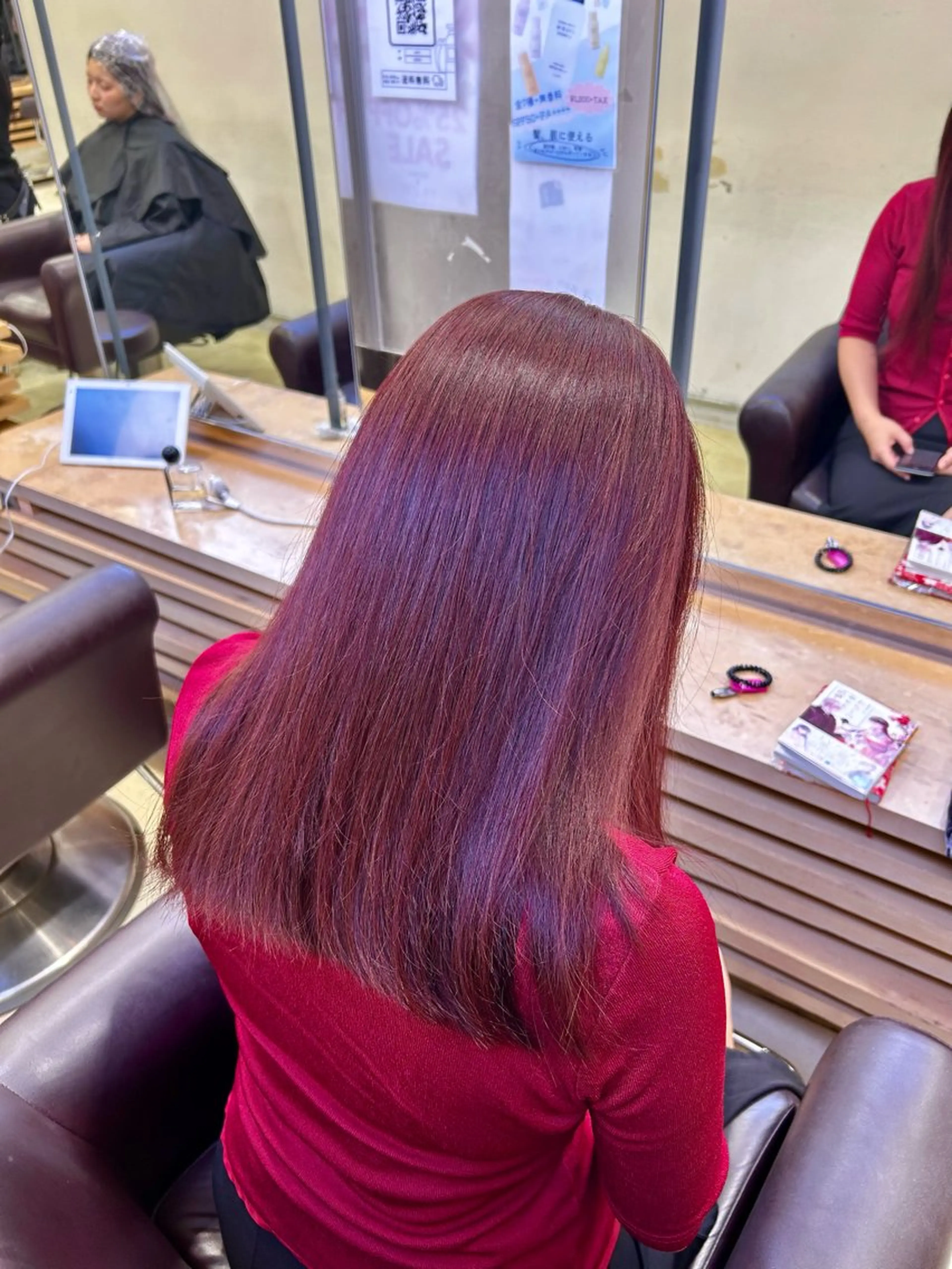 セミロング カラー ヘアカラー airi🌺カラー /特殊ヘア⛓️🖤のヘアスタイル