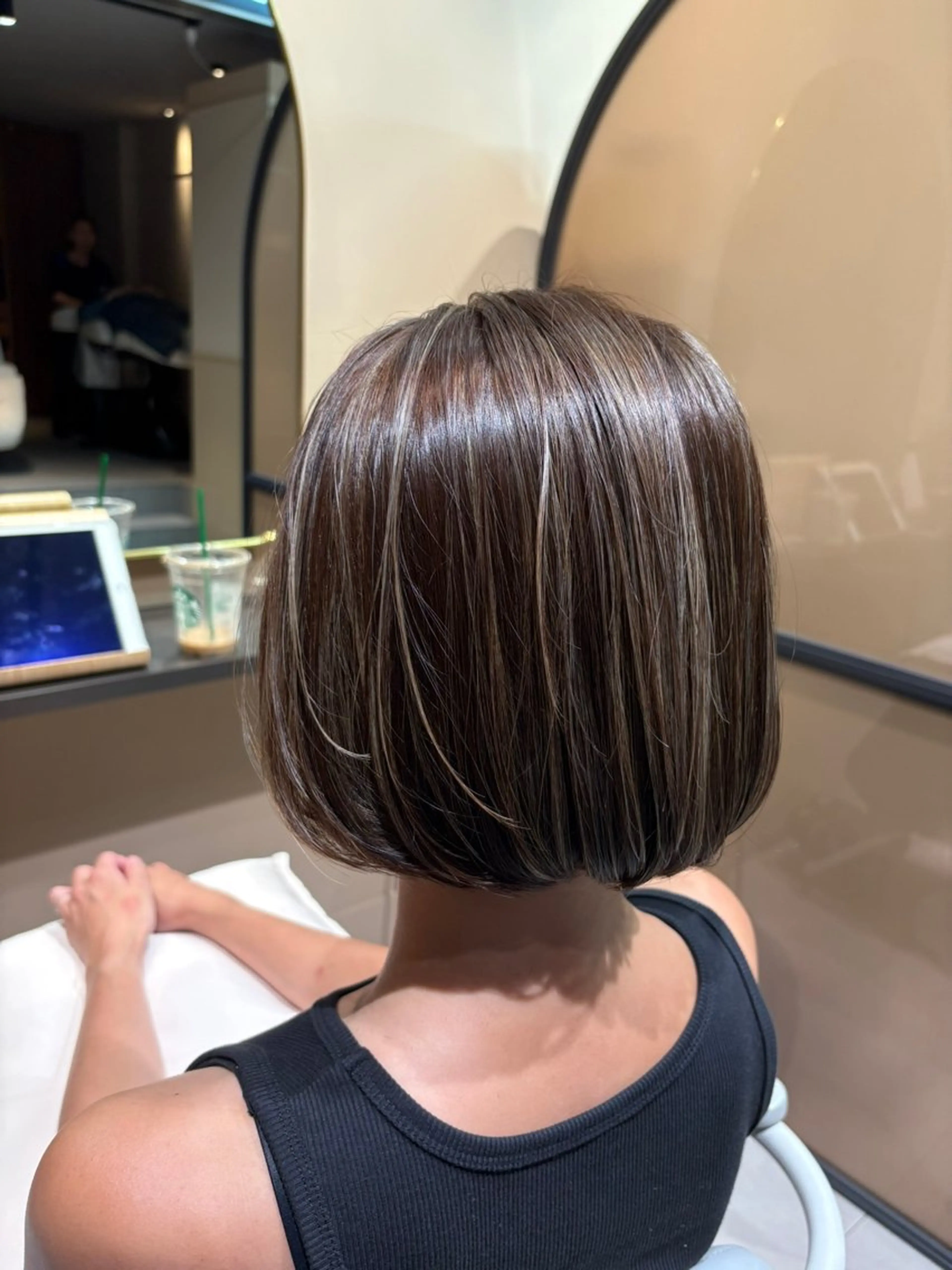 ショート カラー 切りっぱなしボブ ブリーチ ハイライトカラー ハイトーンカラー ボブ カット ヘアカラー トリートメント ヘッドスパ TV出演&受賞歴有☆ 宮本輝正のヘアスタイル