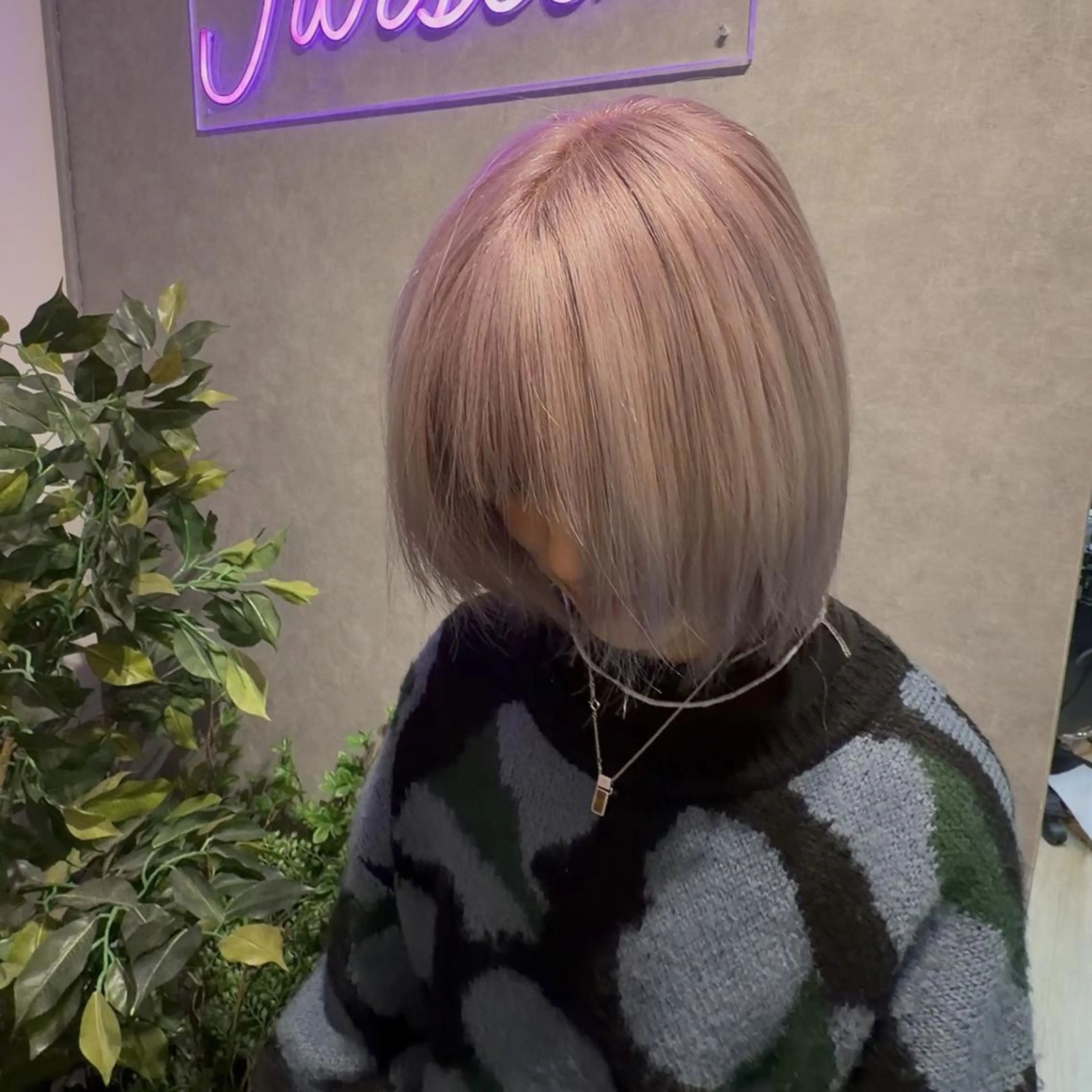 カラー ブリーチ ブリーチカラー コティのヘアスタイル