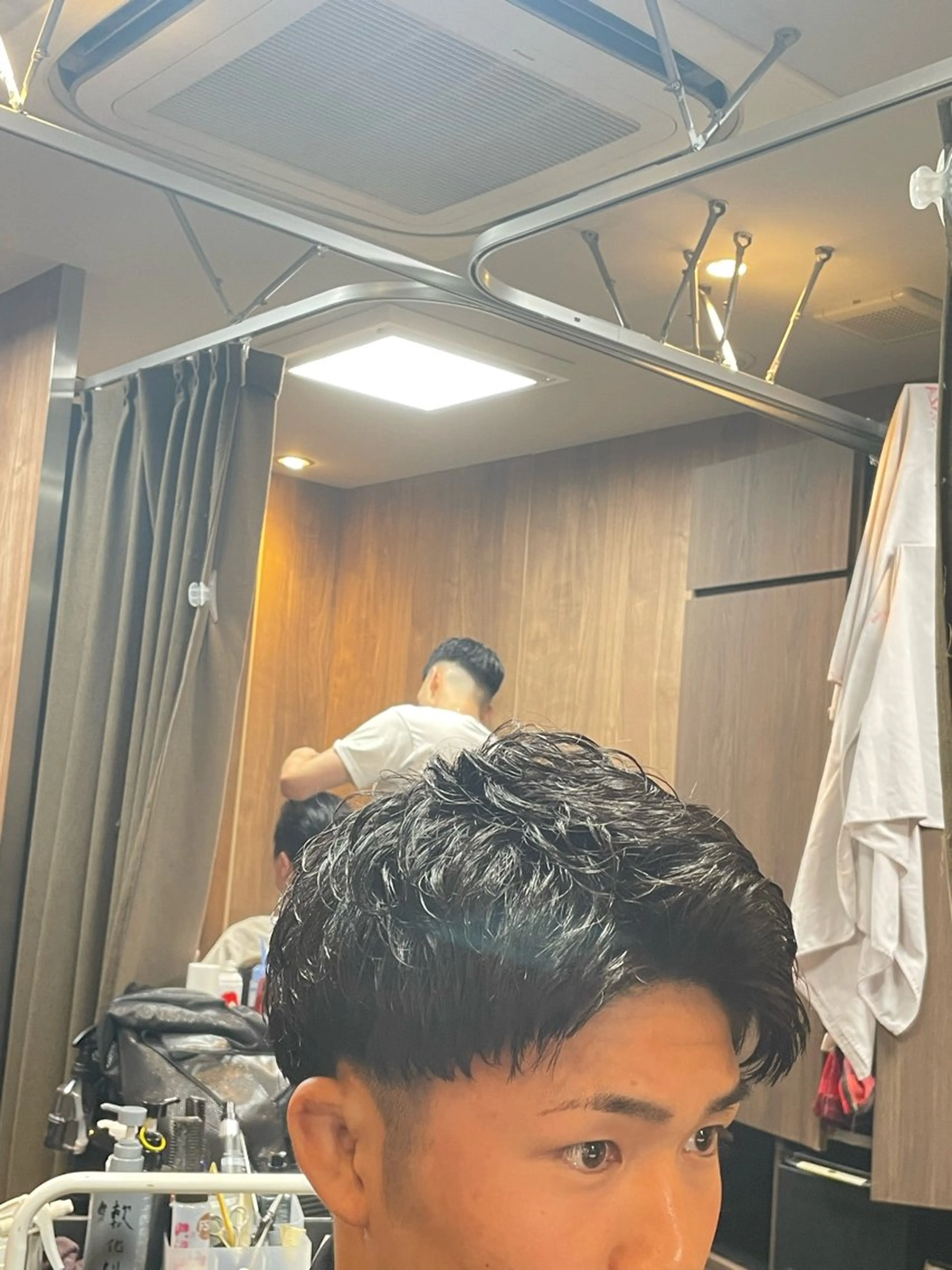 ショート チャン フエのヘアスタイル