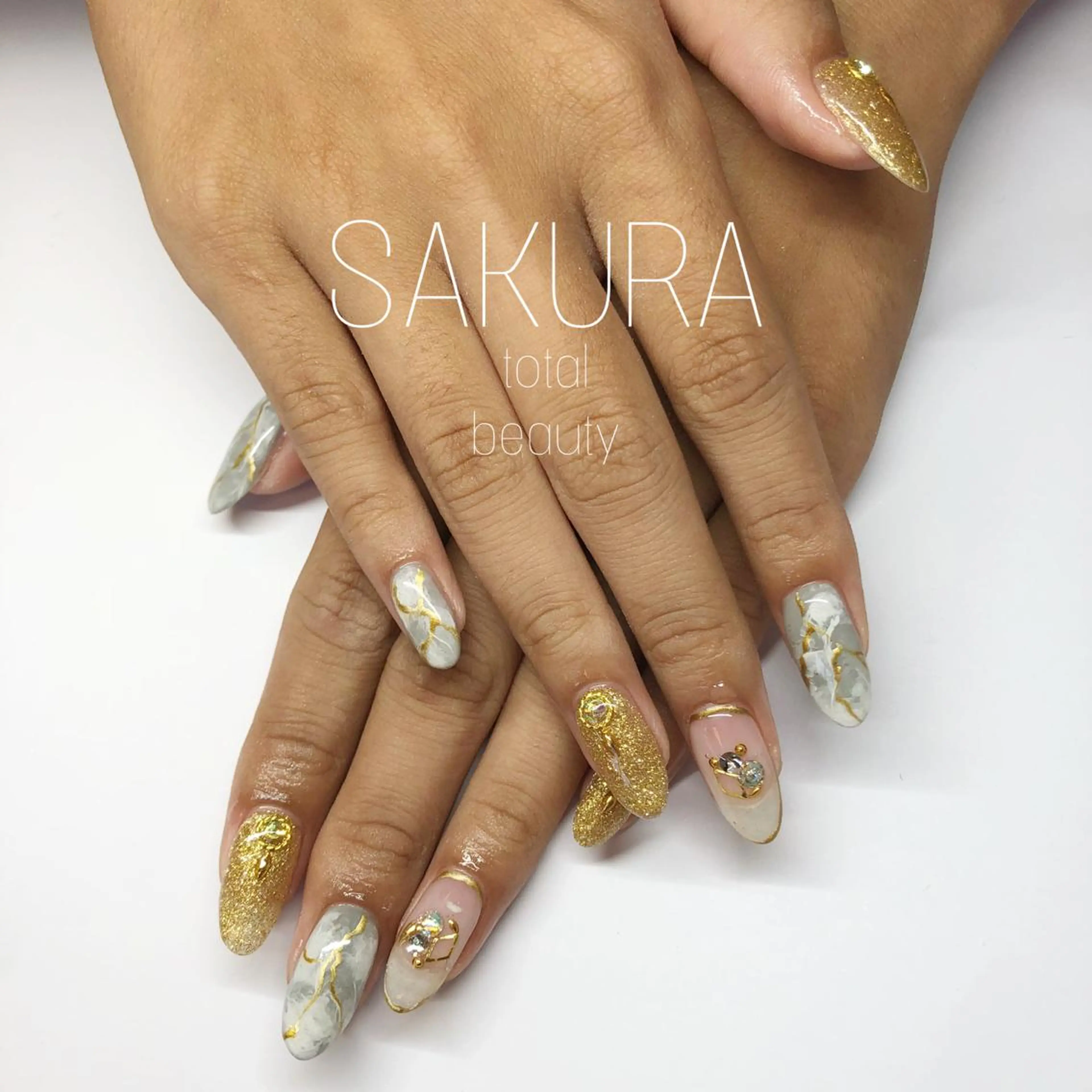 ネイル ハンドネイル フットネイル SAKURA 山野のネイルデザイン