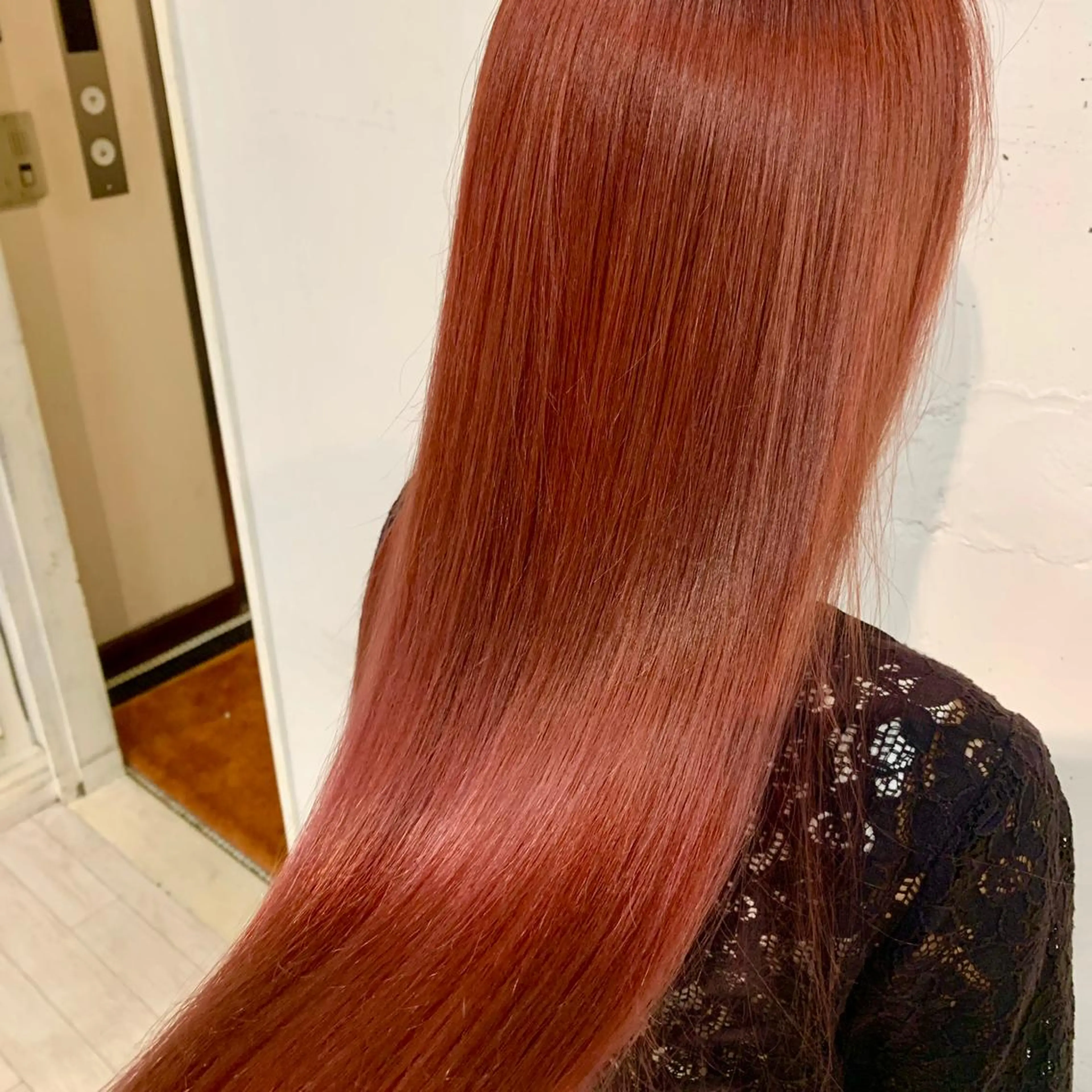 セミロング カラー ブリーチ koheiのヘアスタイル