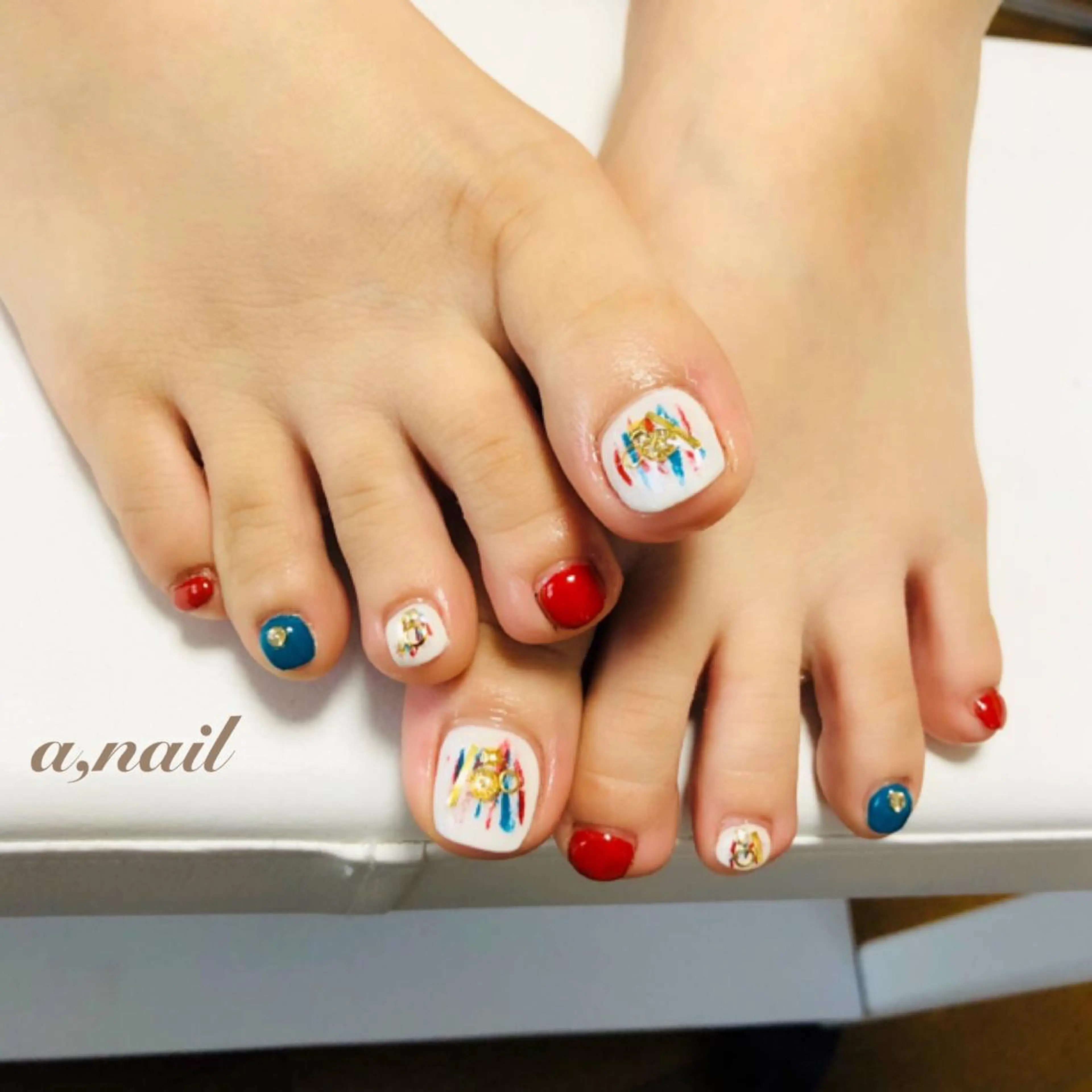 ネイル フットネイル ジェルネイル グラデーション ラメ(グリッター) ラメグラデーション フットネイル ネイルサロン エーネイルのネイルデザイン