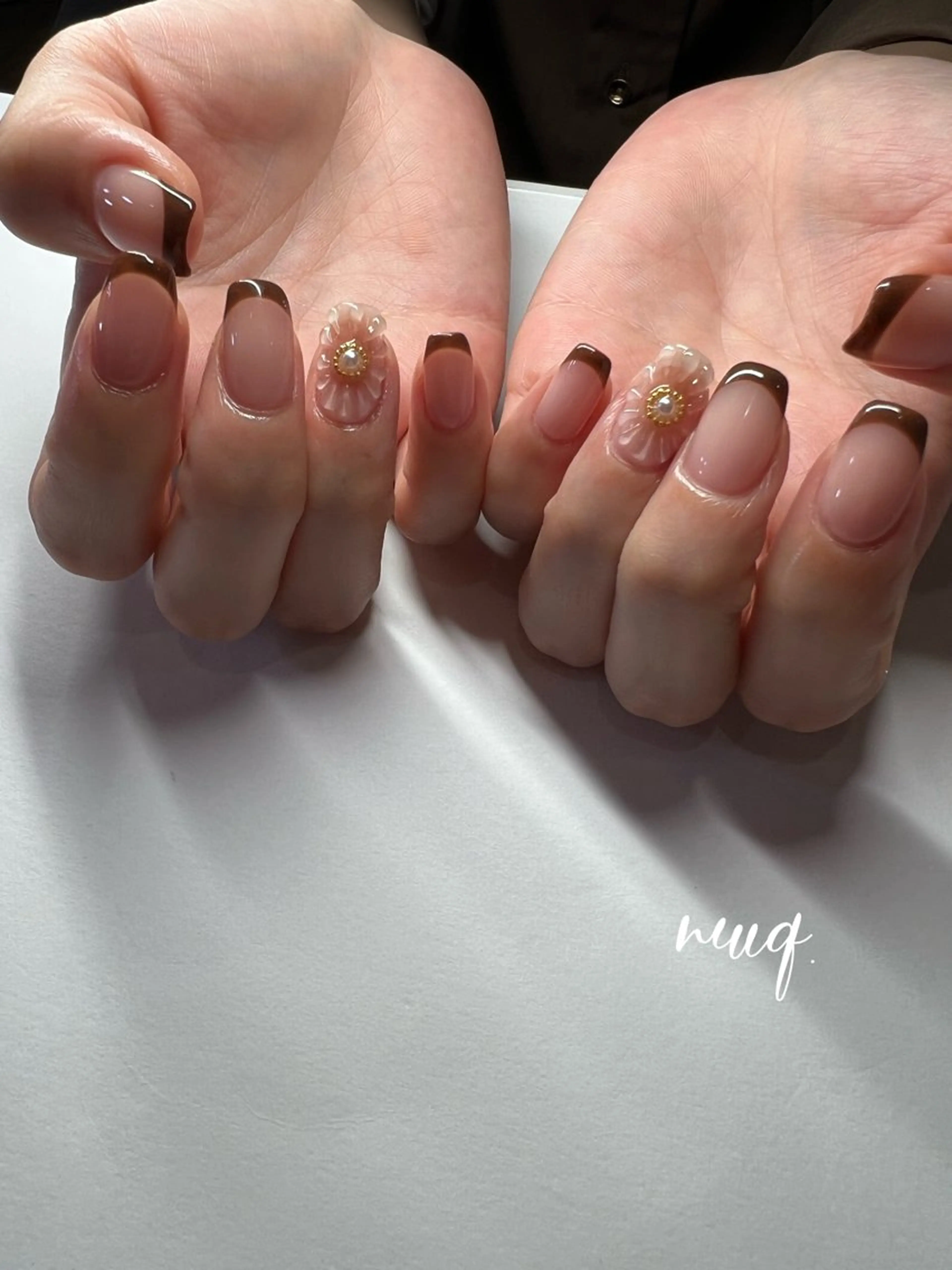 ネイル ブラウン フレンチネイル オフィスネイル ワンカラーネイル ぷっくりネイル nailsalon mur.のネイルデザイン