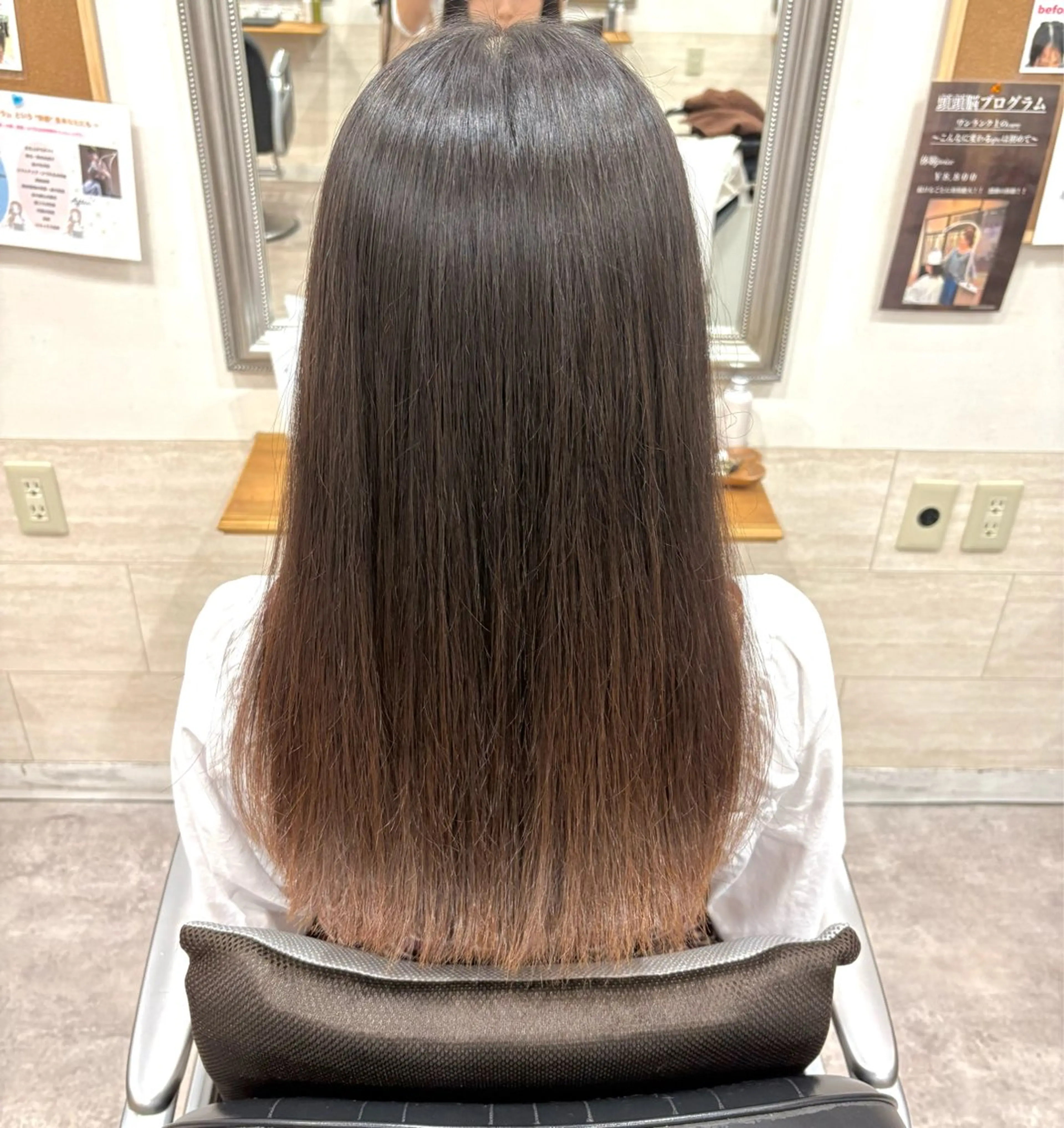 ロング 堀川 希歩のヘアスタイル