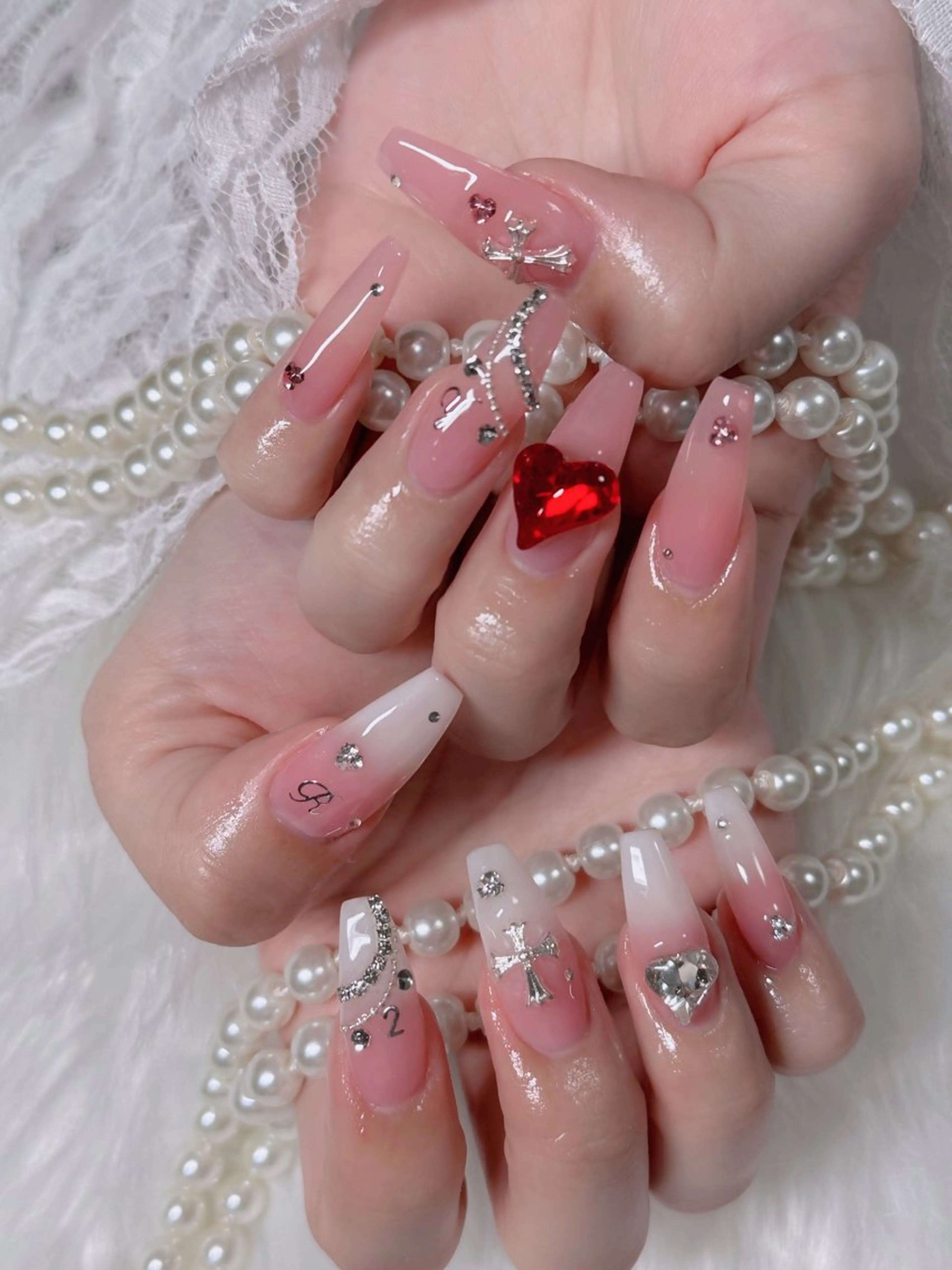 ネイル オーロラネイル フレンチネイル ジェルネイル ハロウィン キラキラネイル H.baby Nail Salonのネイルデザイン