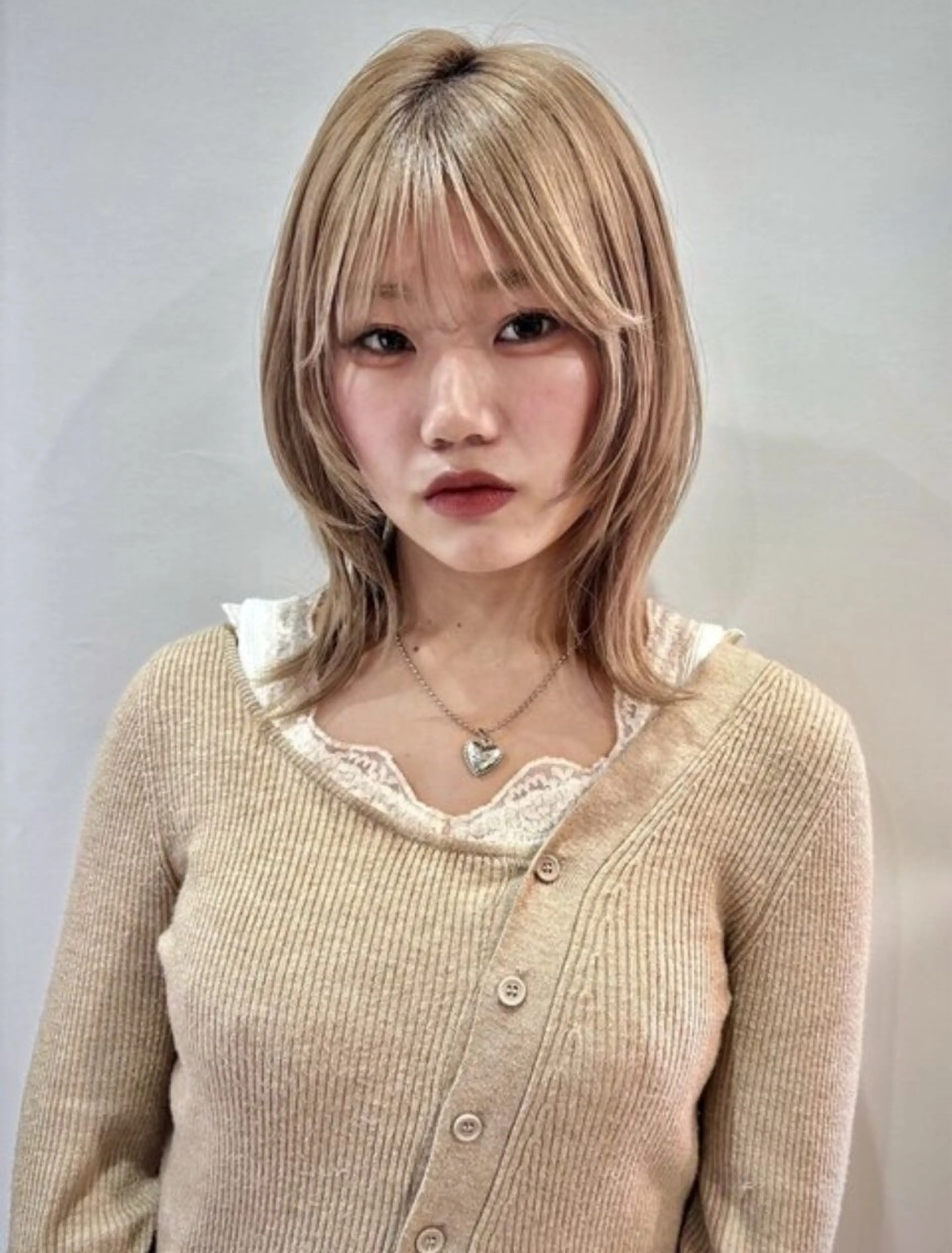 ミディアム ハッシュカット カット ヘアカラー トリートメント 似合わせ ｜レイヤー 🪽ayanaのヘアスタイル
