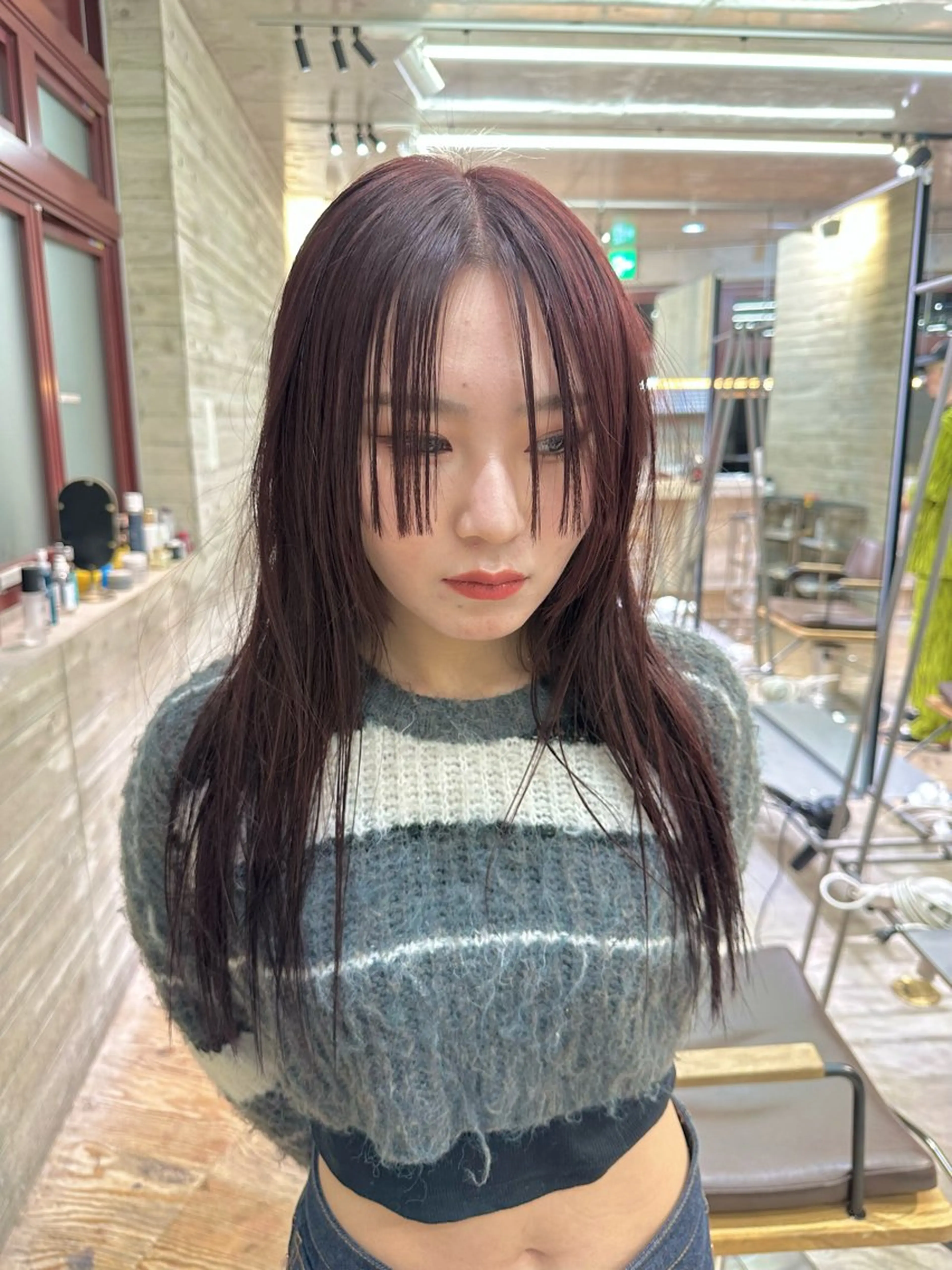 セミロング カラー kai .のヘアスタイル