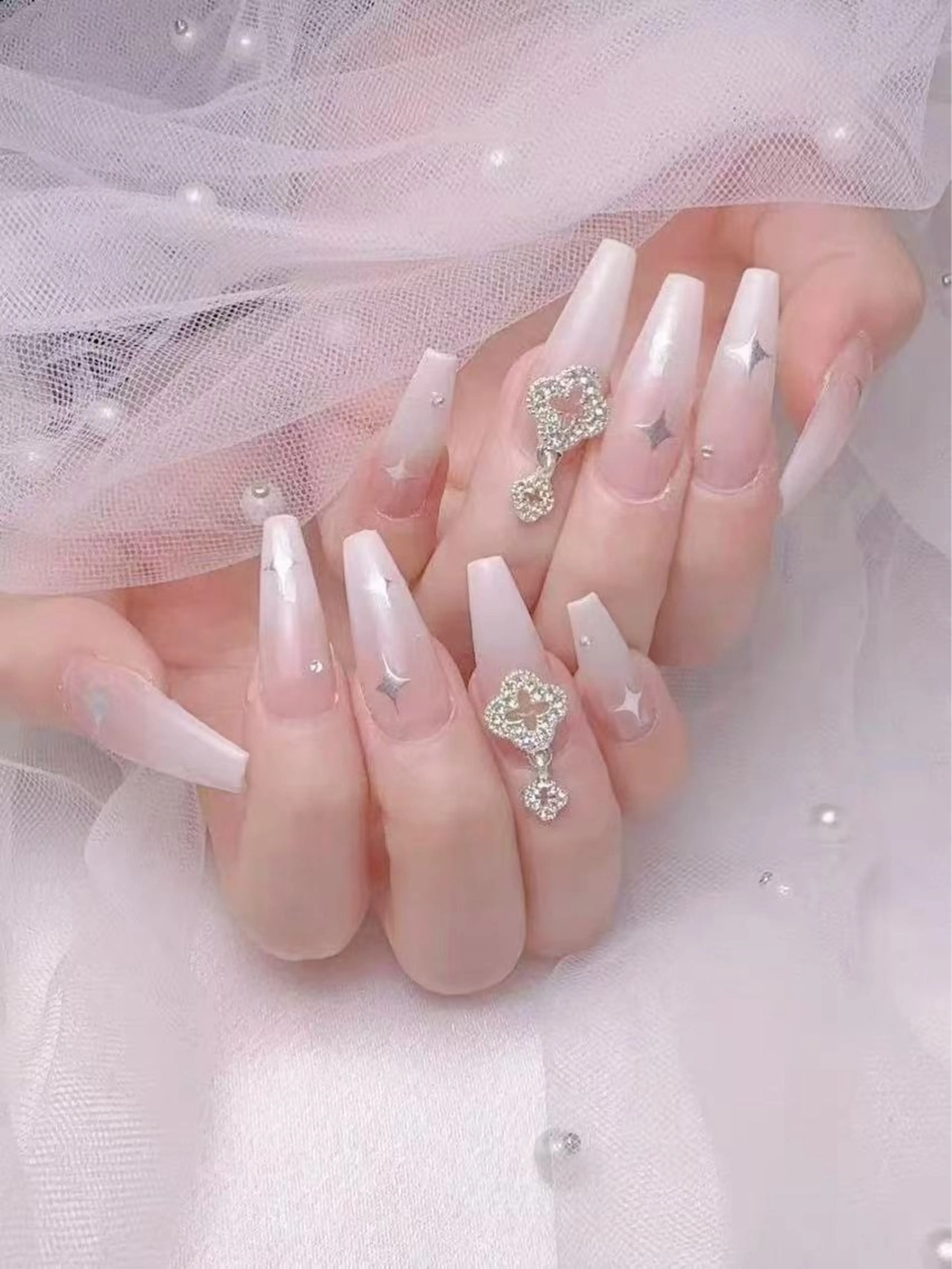 ネイル チョウ チョウのネイルデザイン