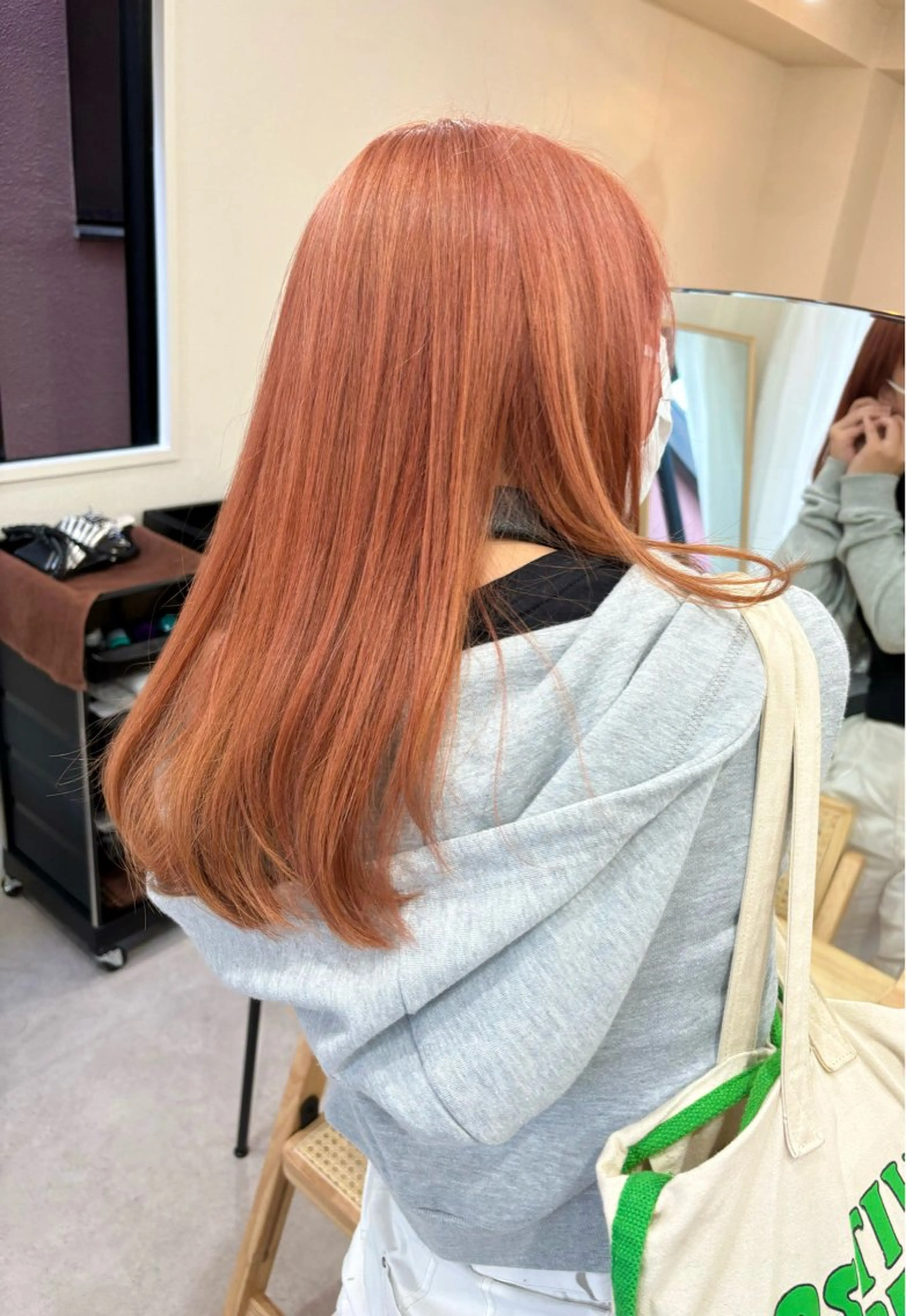 ロング カラー ブリーチ オレンジ ピンクカラー 大阪ヴィーガンサロン KANAKOのヘアスタイル