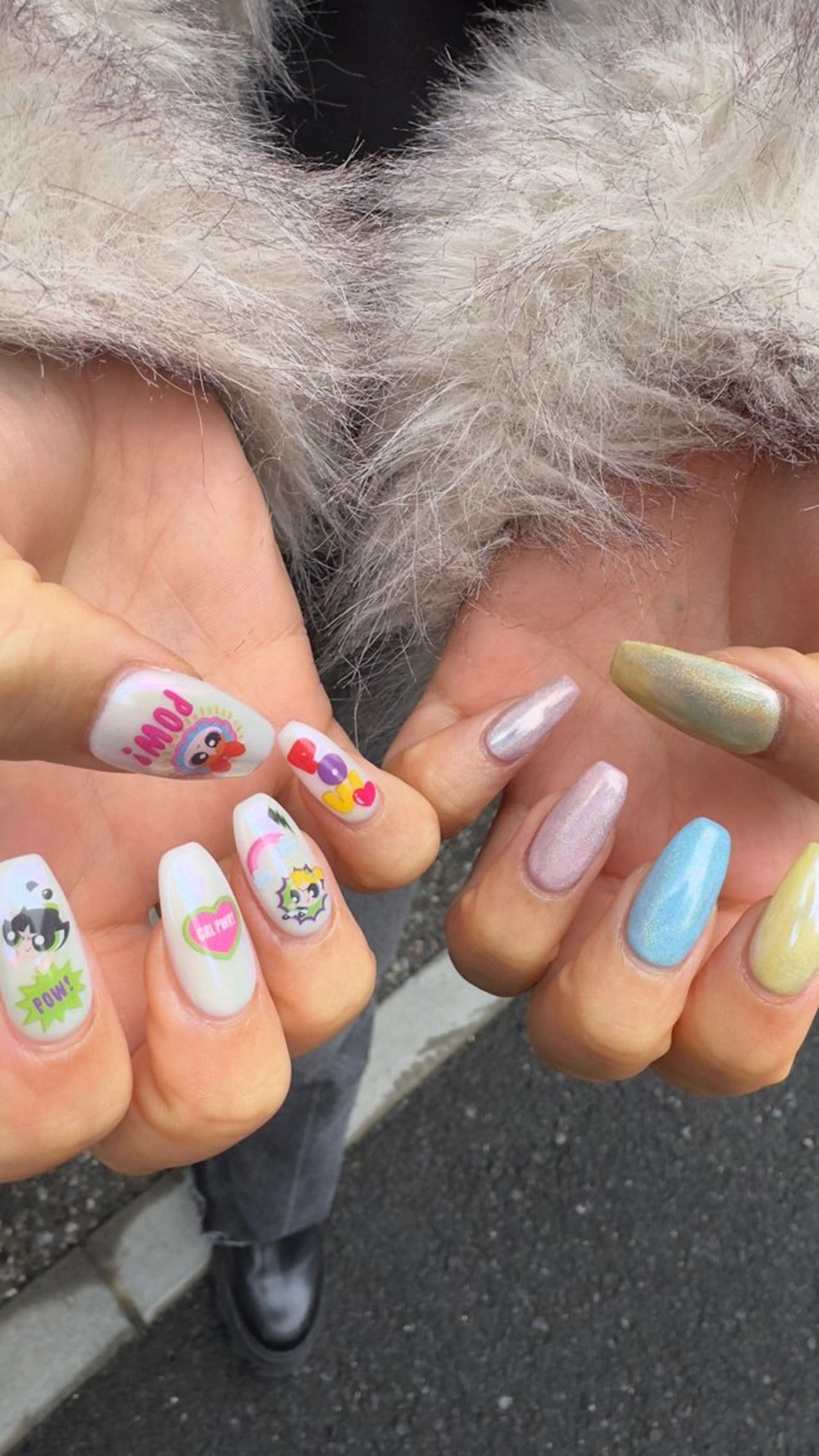 ネイル フラッシュネイル ホログラムネイル 韓国ネイル ラメ(グリッター) ラメグラデーション ハンドネイル MH_ Nailのネイルデザイン