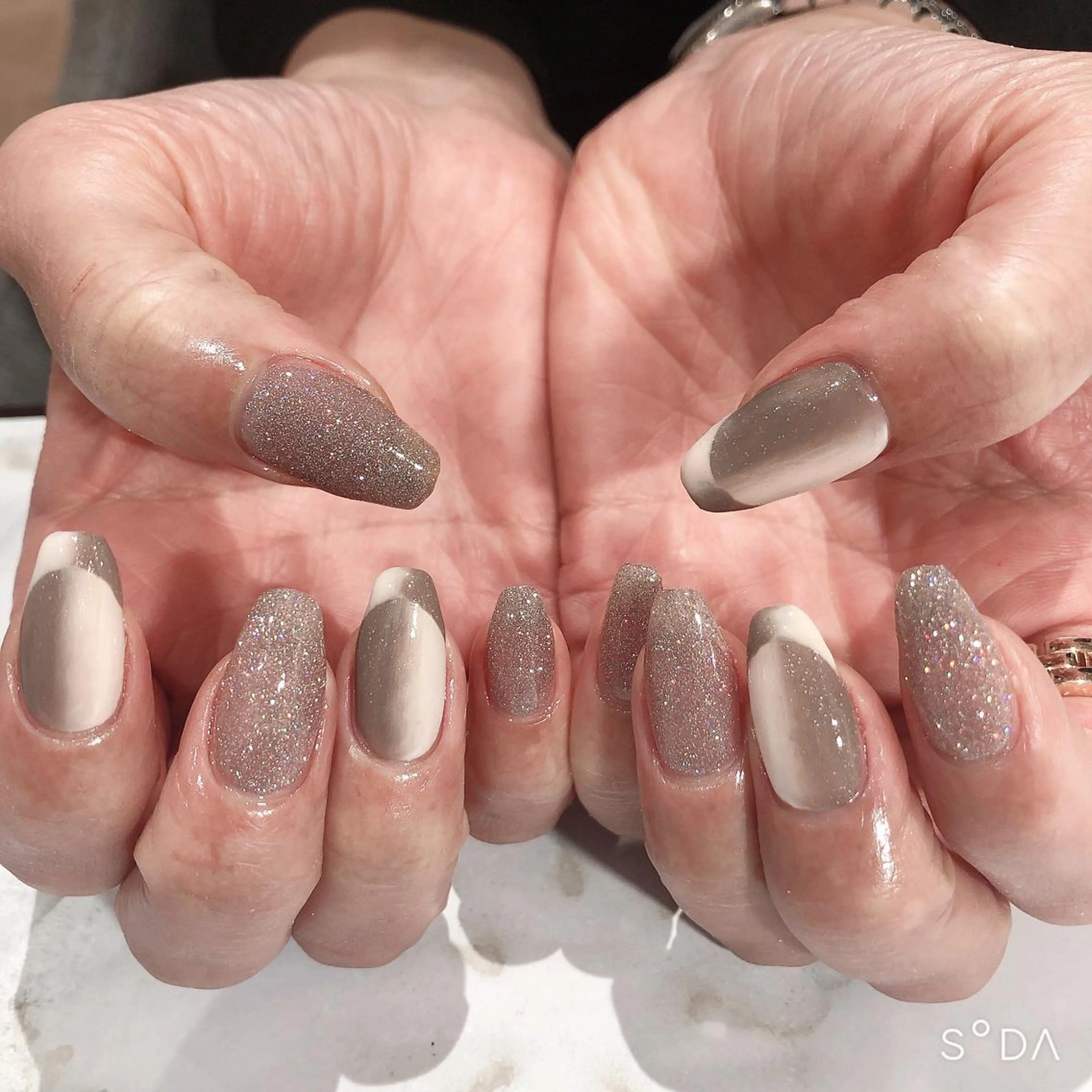 ネイル フレンチネイル オンブレフレンチ ハンドネイル 吉野✨ ネイルデザイナー✨のネイルデザイン