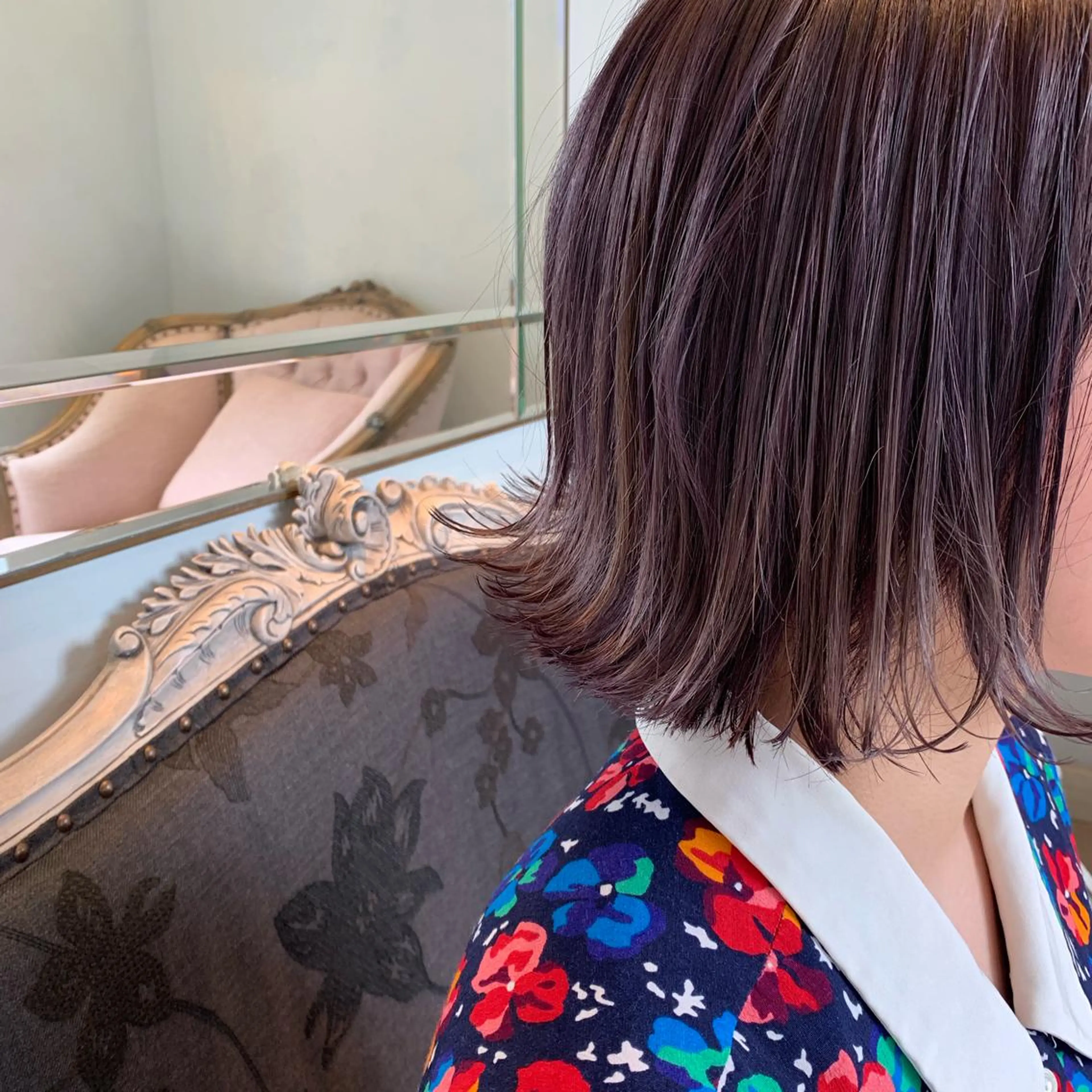 ショート カット ヘアカラー SAKINO． ベージュカラーのヘアスタイル
