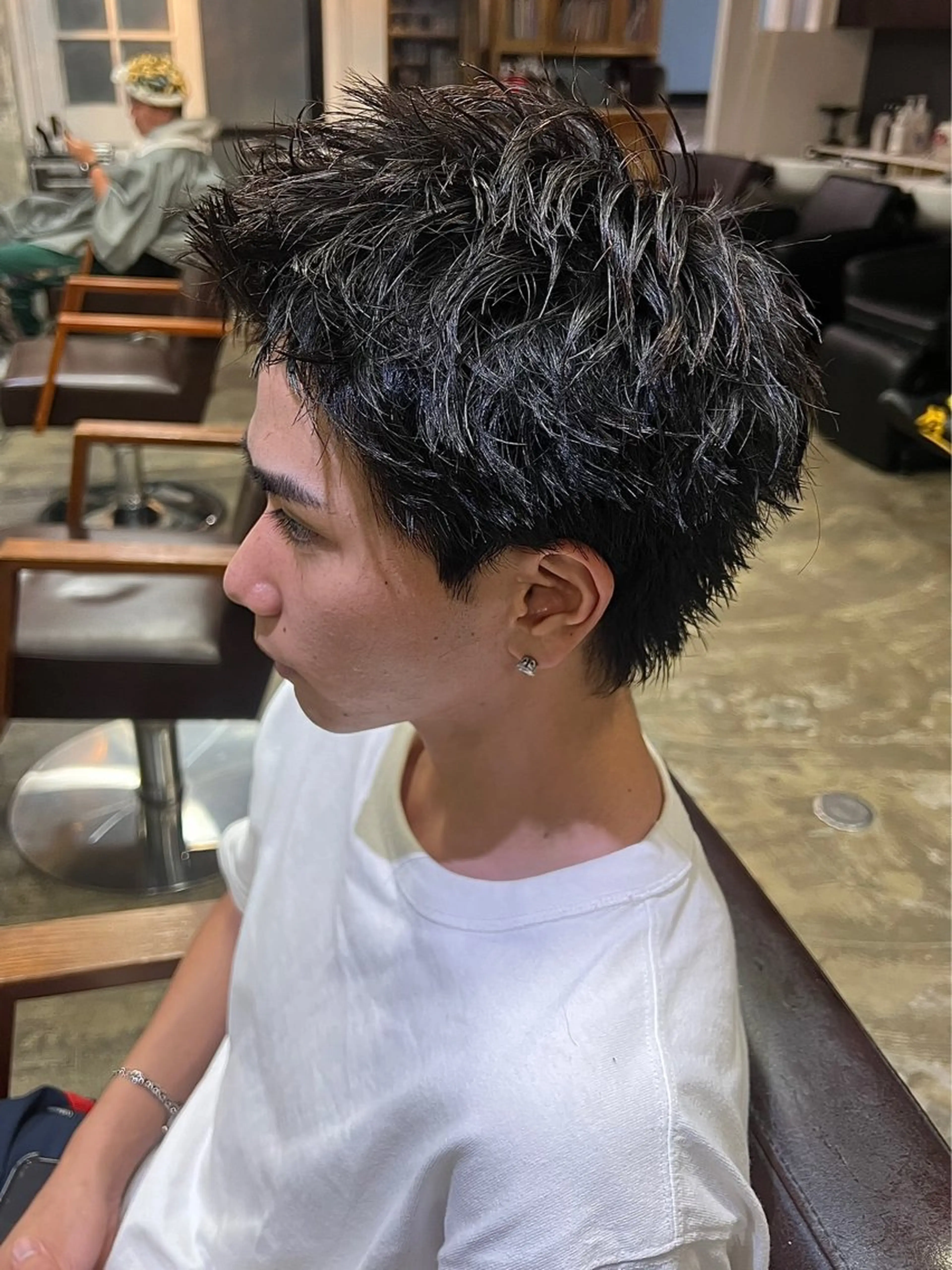 メンズ スパイキーショート 刈り上げ 湖城 恵吾のヘアスタイル