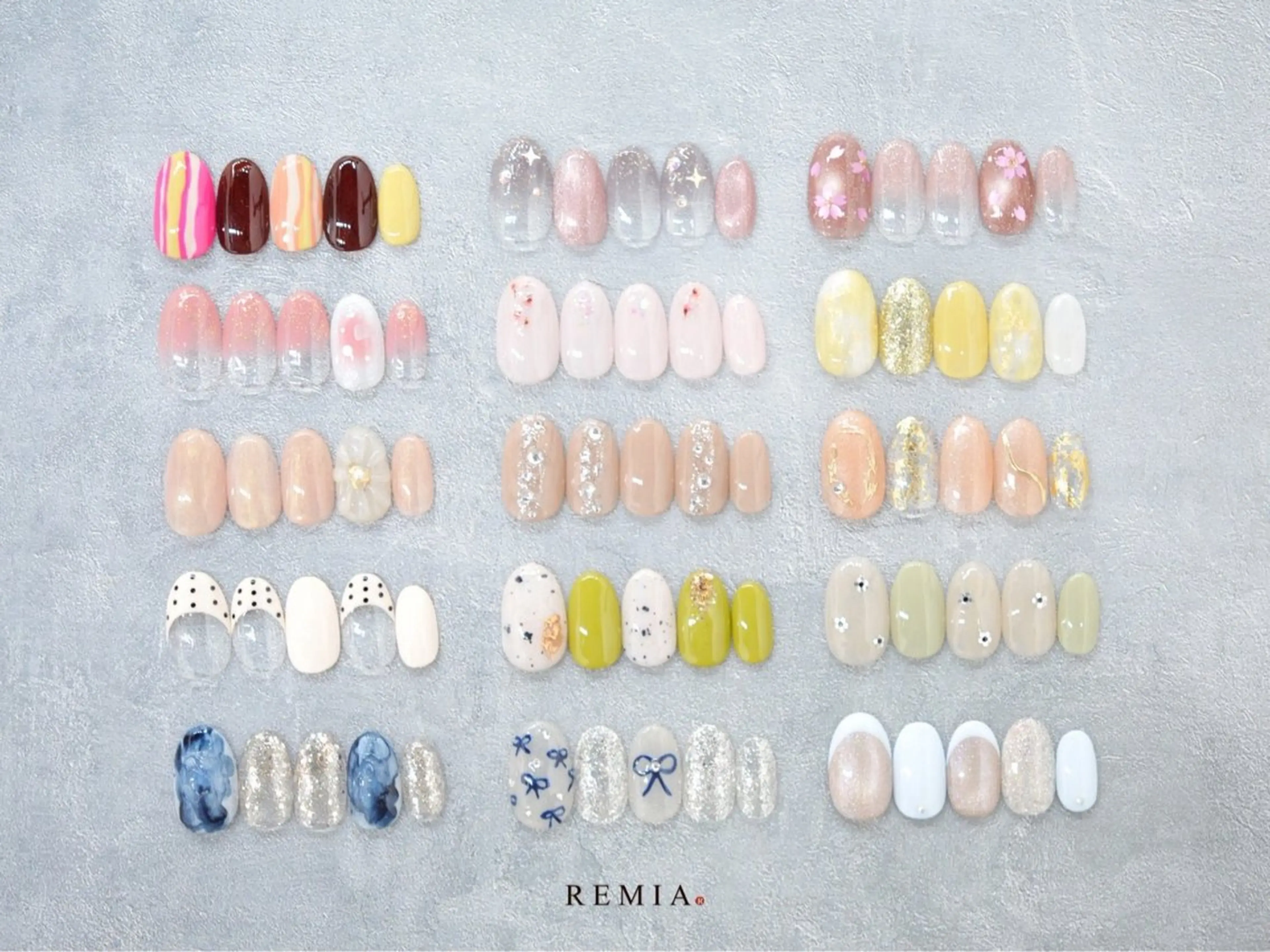 ネイル REMIA 🤍 NAKANEのネイルデザイン