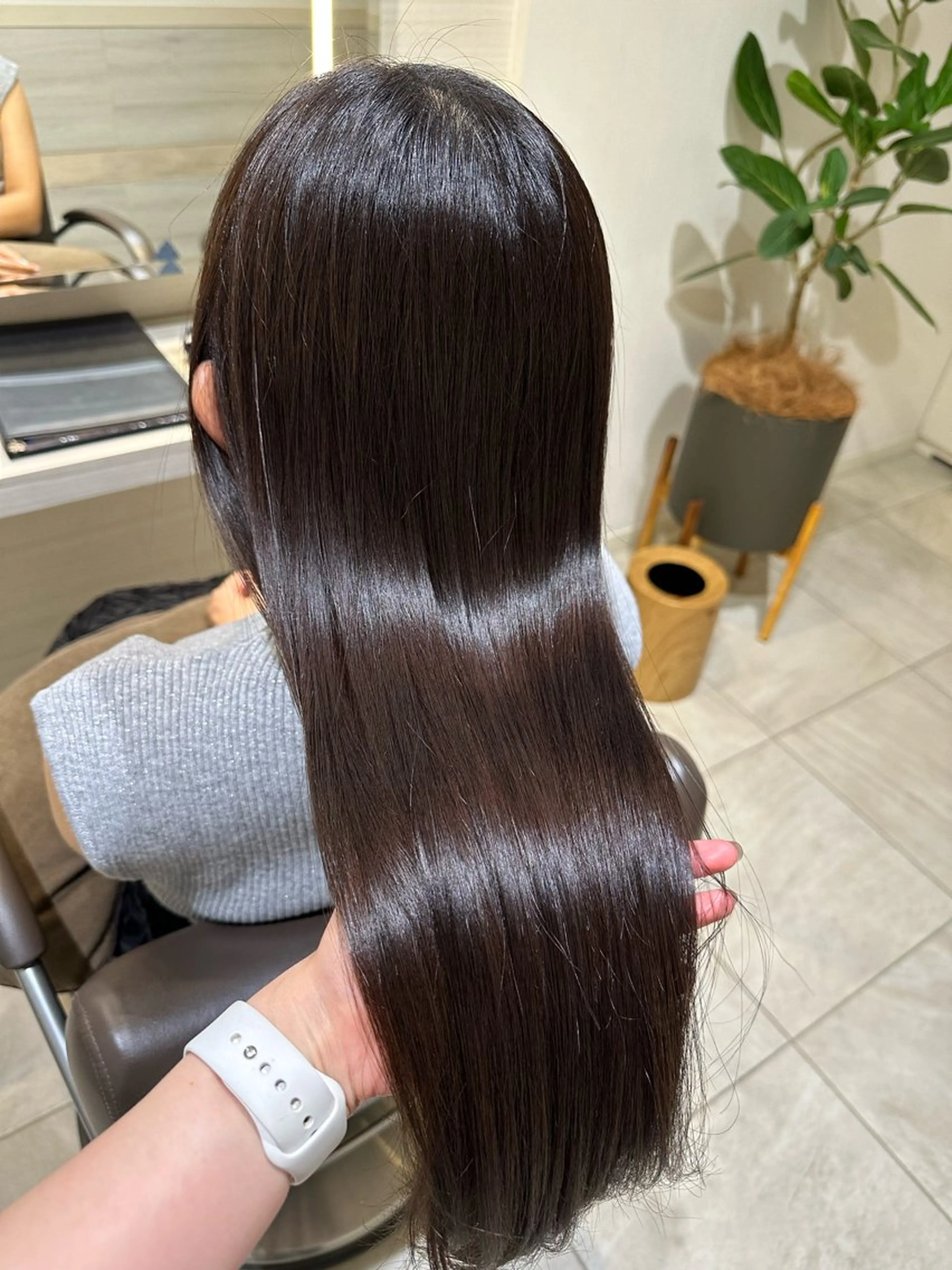 ロング カラー ヘアアレンジ タイトボブ個性派カラ ーAKANEのヘアスタイル