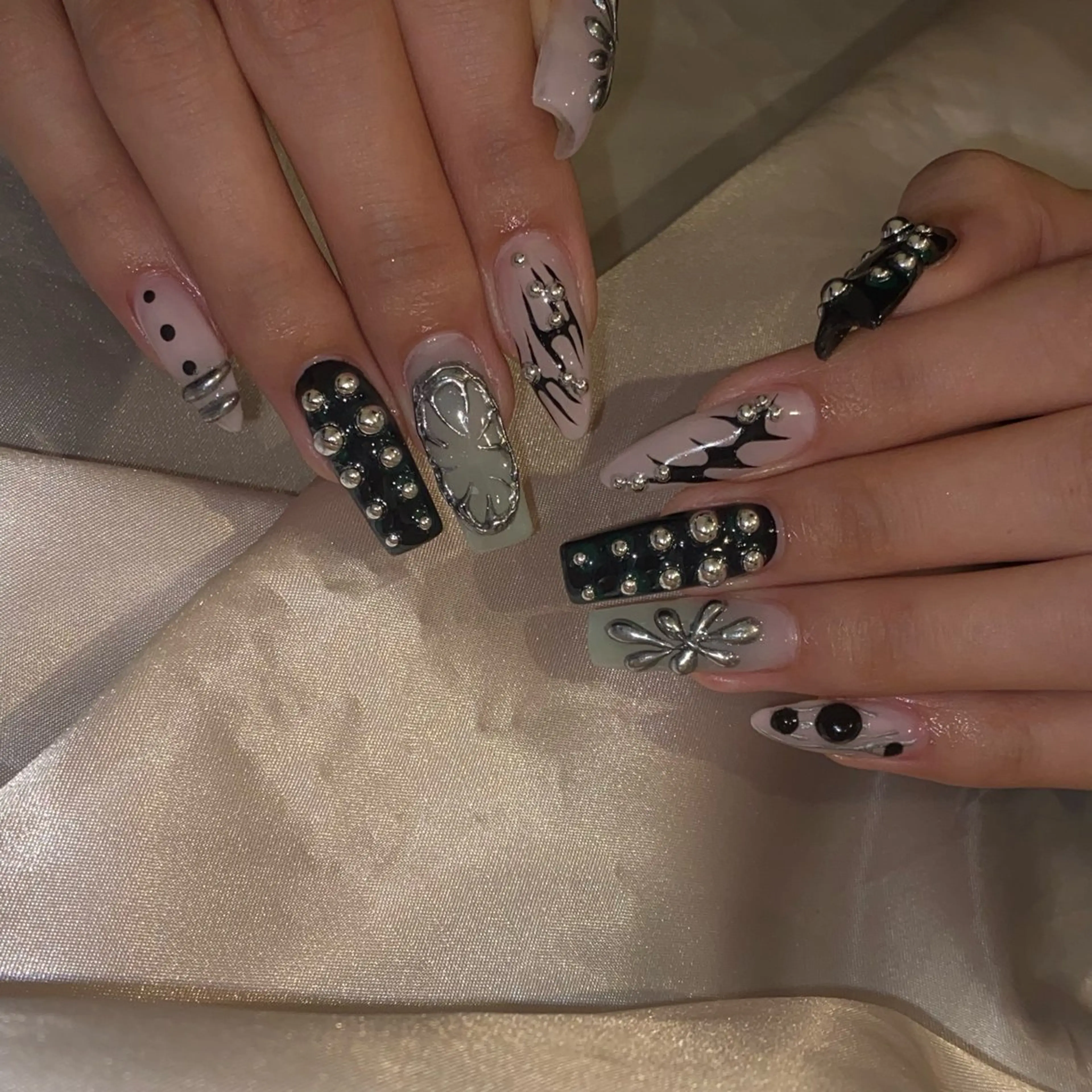 ネイル ハンドネイル la vie Luire所属・la vie Luire アスカのネイルデザイン