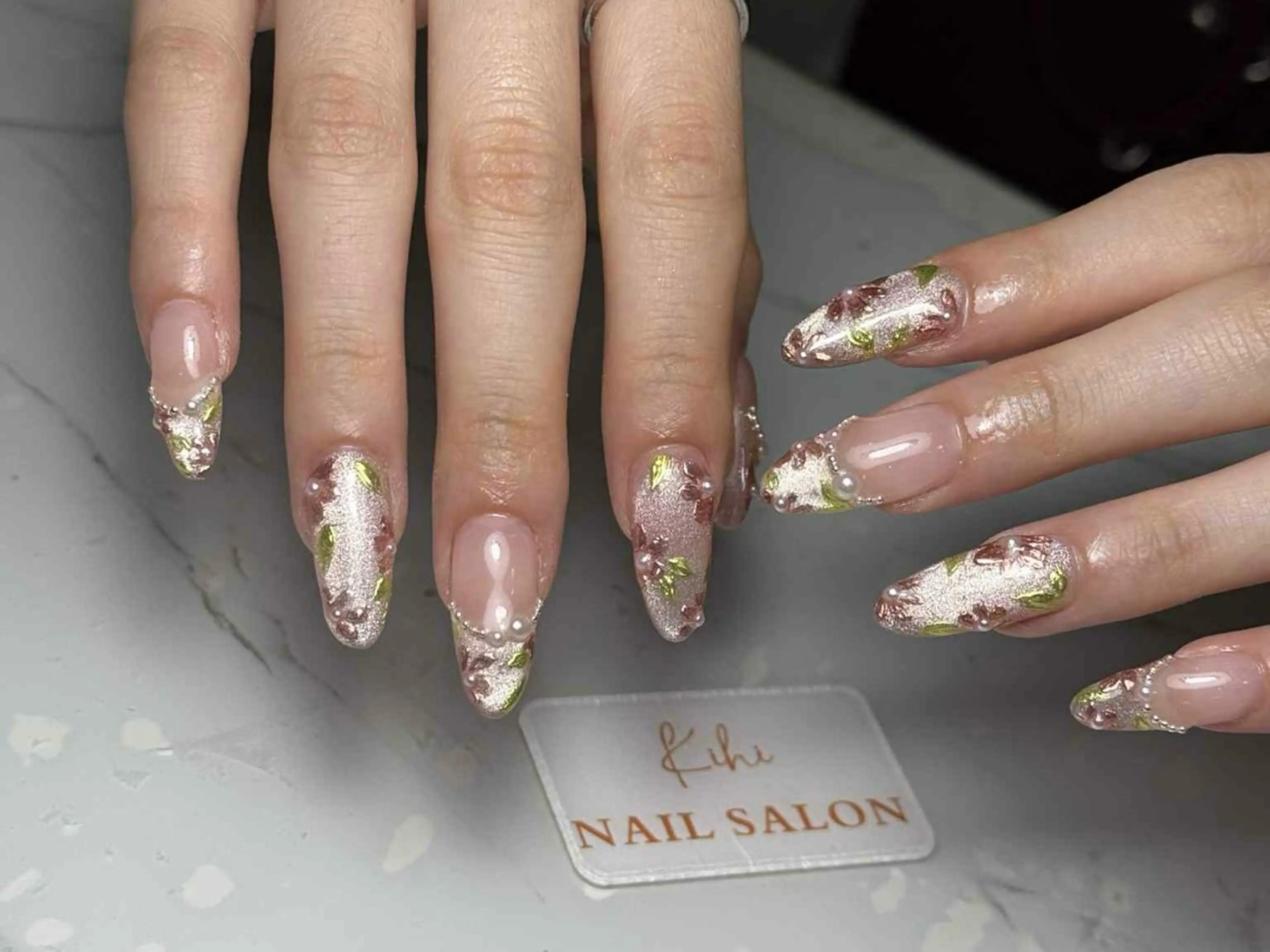 ネイル アートネイル フレンチネイル ジェルネイル グラデーション 韓国ネイル ハンドネイル 💕鈴木ユリ パラジェル/オフ無料のネイルデザイン