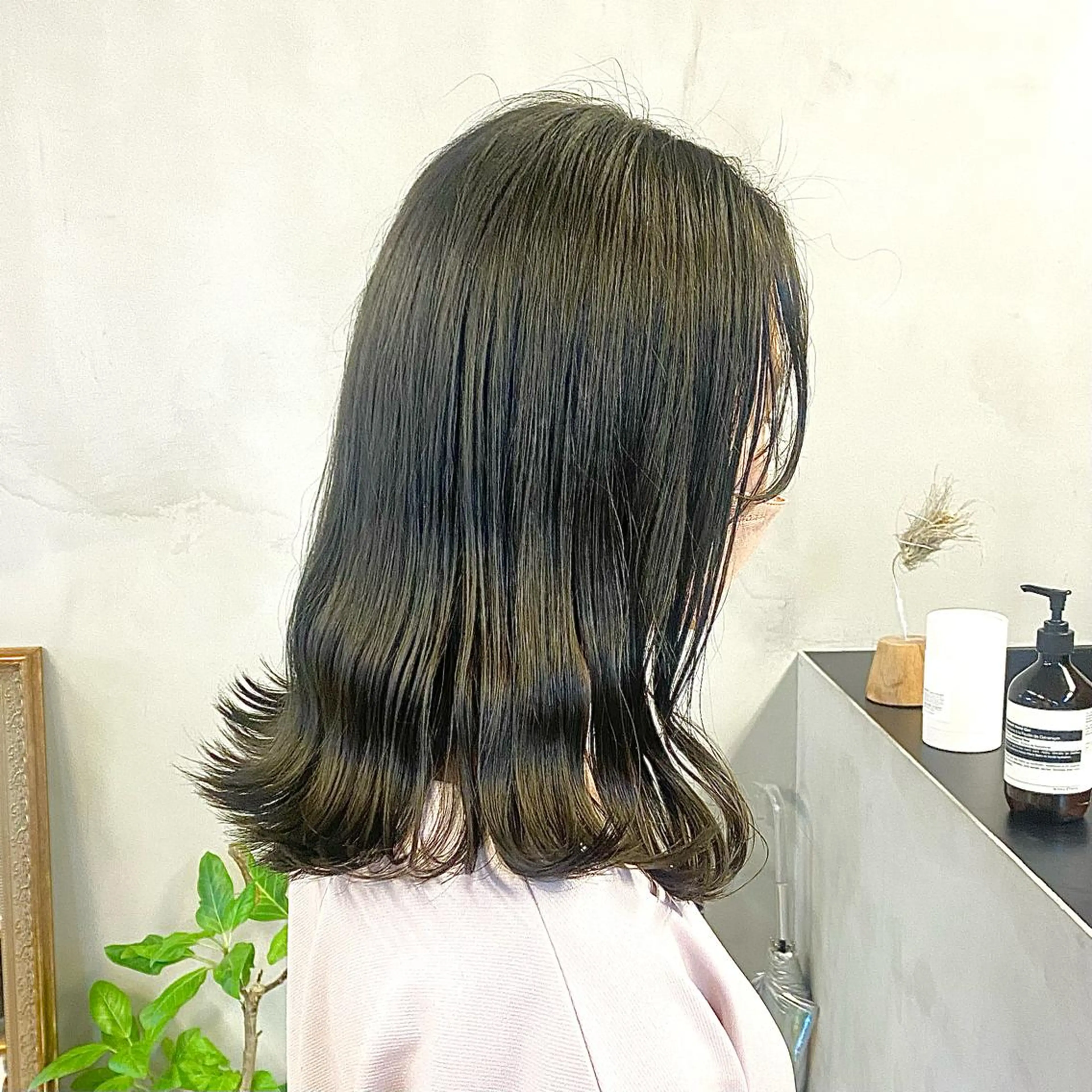 ミディアム カラー パーマ ヘアアレンジ カット ヘアカラー トリートメント ハル🌸柔色/ ブリーチなし/艶髪のヘアスタイル