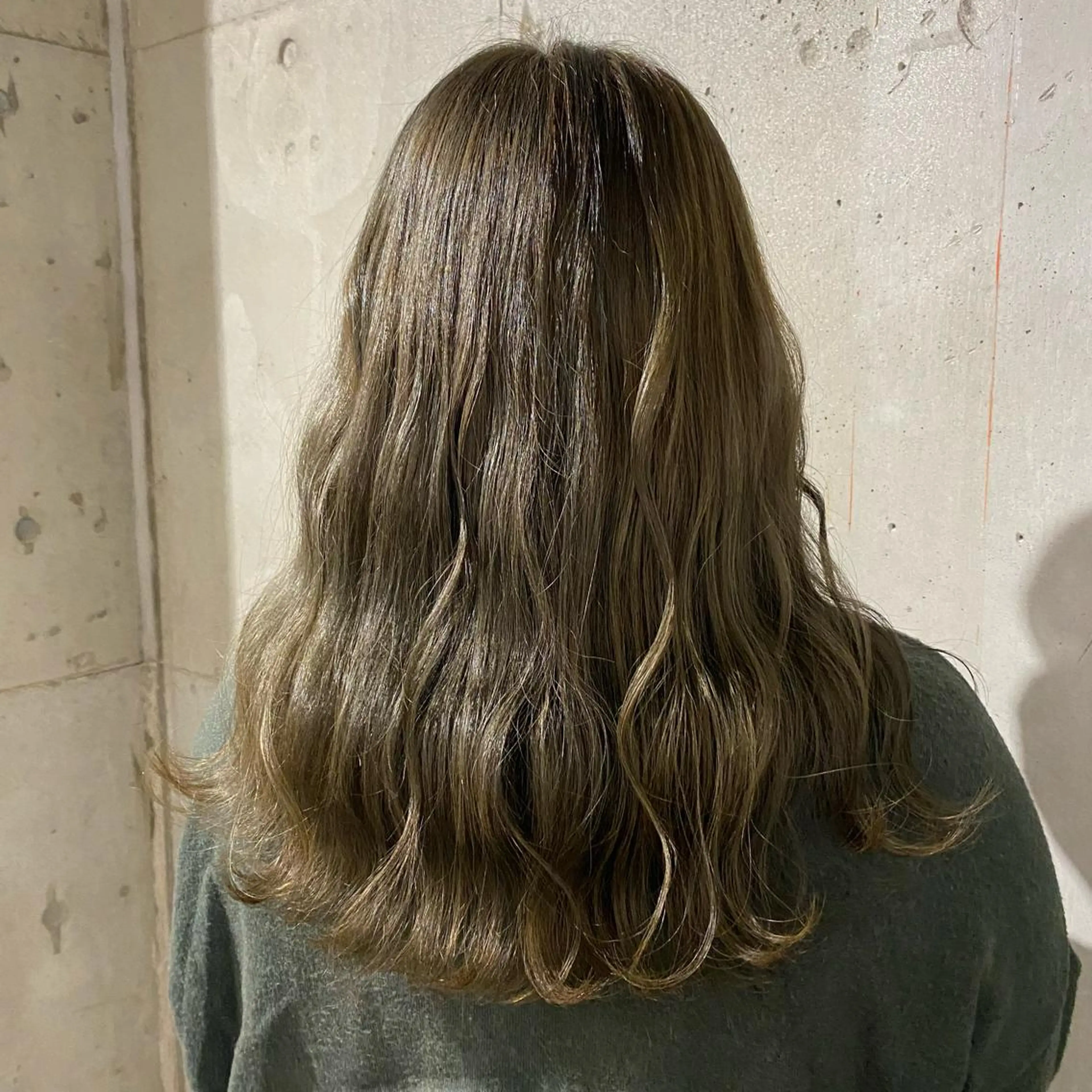 ロング カラー ブリーチ グレージュ オリーブグレージュ オリーブグレー ヘアカラー Ayaka🩰🎀 ガーリー/暖色♡のヘアスタイル