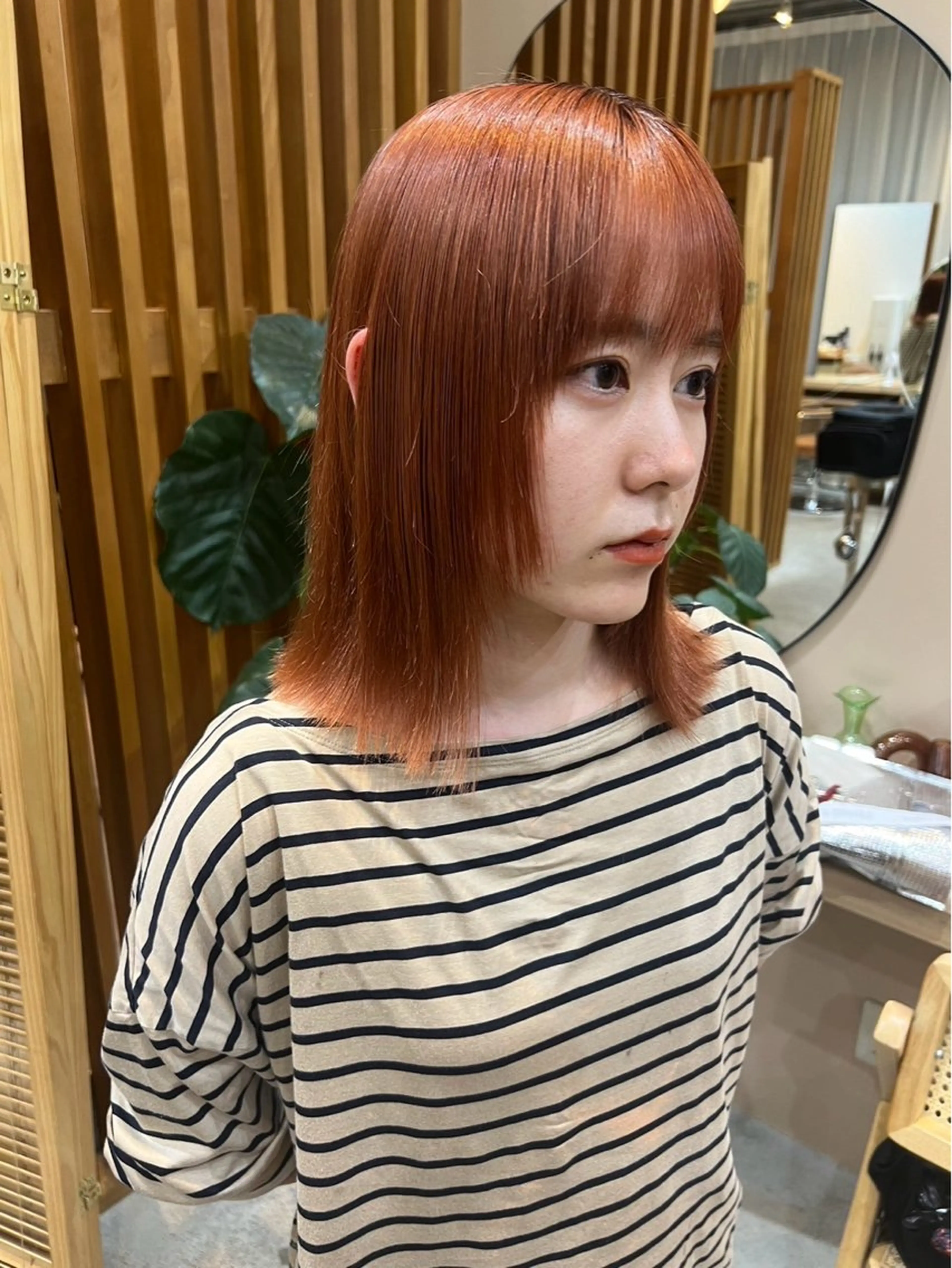 ミディアム カラー 阿久津真衣 似合わせカットのヘアスタイル