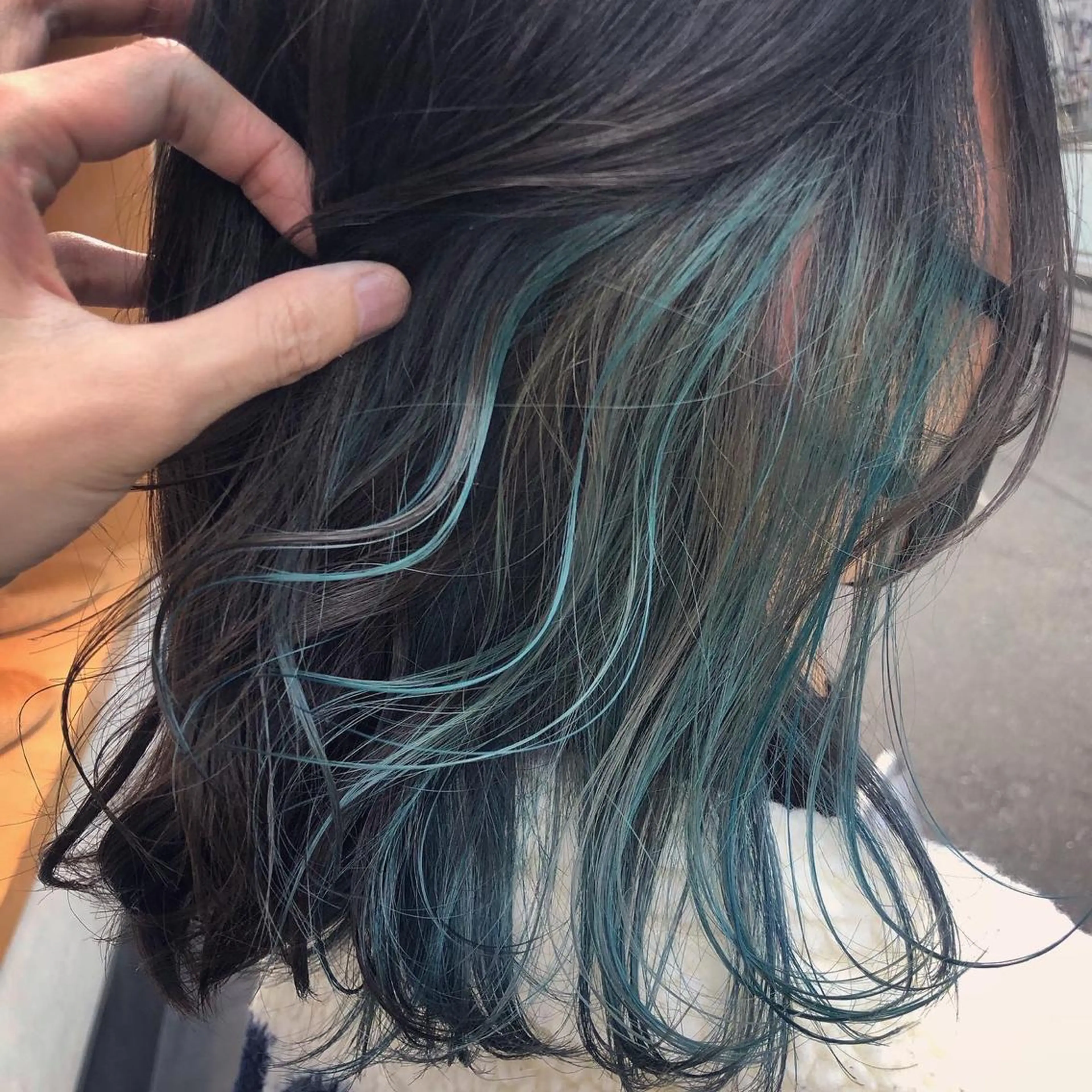 ミディアム カラー アッシュ バレイヤージュ ミストバング ベージュカラー ブリーチ カット ヘアカラー トリートメント 原宿サロン代表 デザインカラー伊藤卓のヘアスタイル