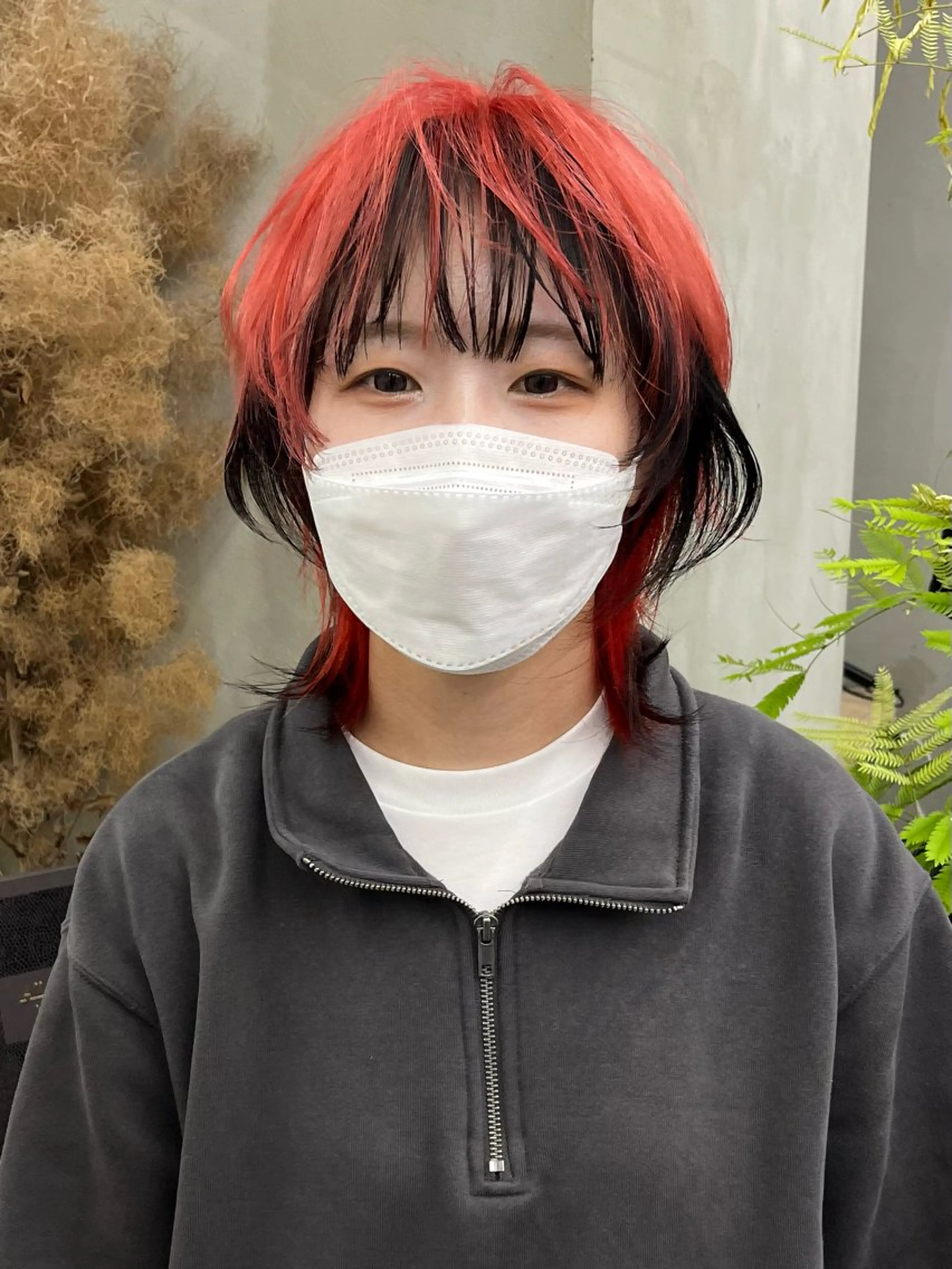 ミディアム カラー ミストバング デザインカラー  フェイスフレーミング レッドカラー シャギー イツク ⚡️ ルーツ/ハイトーンのヘアスタイル