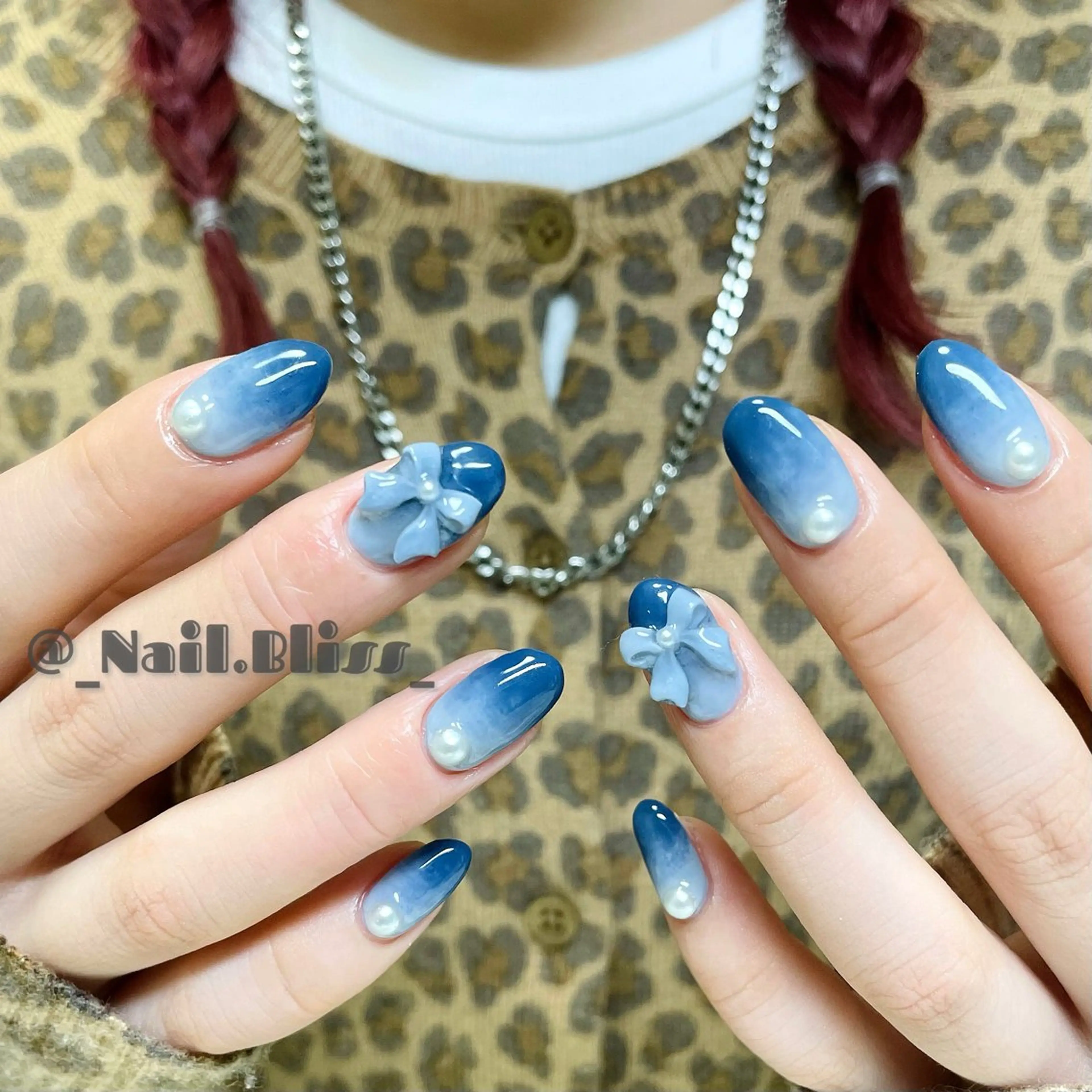 ネイル ブルー グラデーション ハンドネイル NAIL BLISSのネイルデザイン