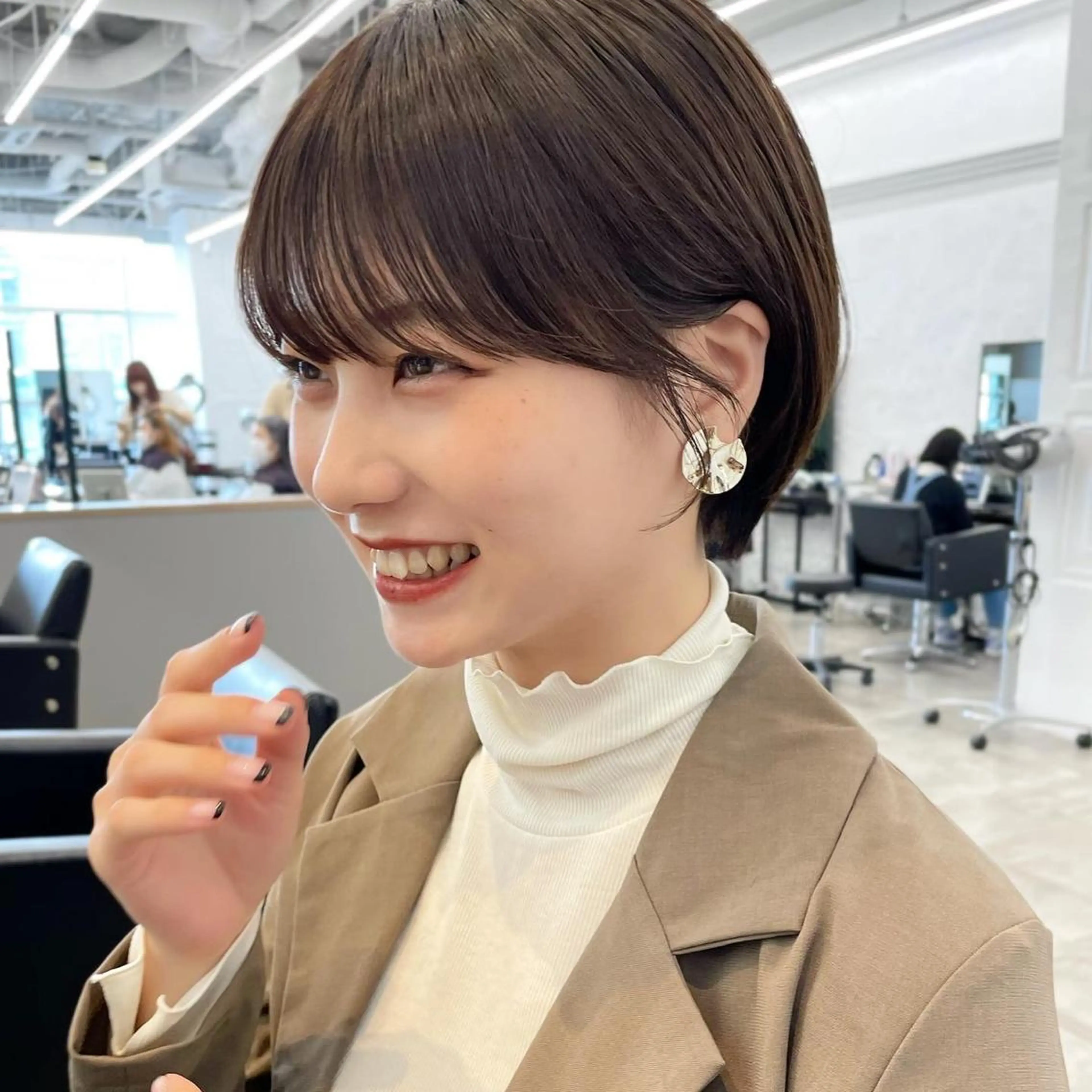 ショート ショートヘア カット レイヤー/ショート透 明感カラー/西田祐賀のヘアスタイル