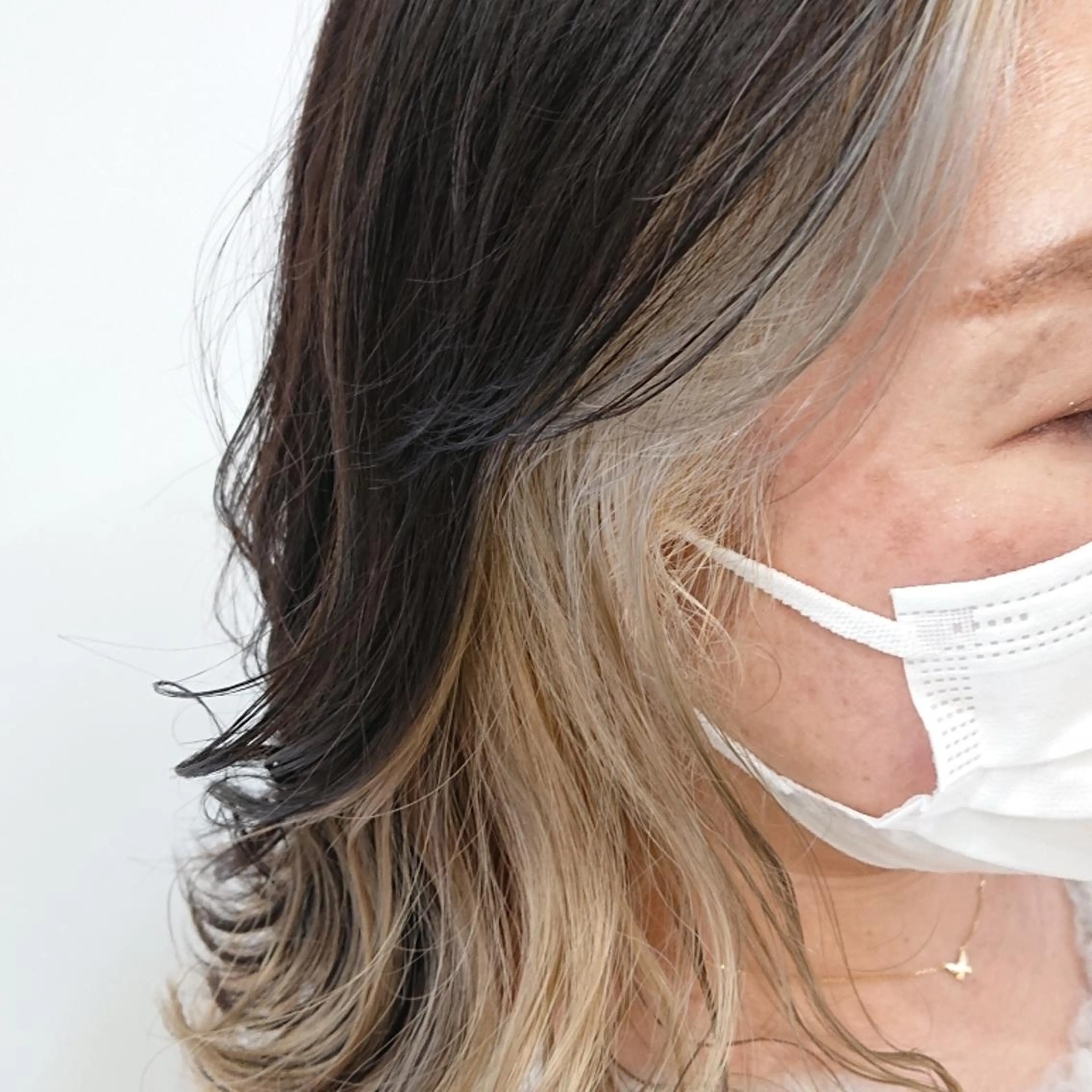 ミディアム カラー ミストバング ブリーチ ケアブリーチ  フェイスフレーミング インナーカラー カット ヘアカラー 大人ショートのスペシ ャリスト✨️井上雄輝のヘアスタイル