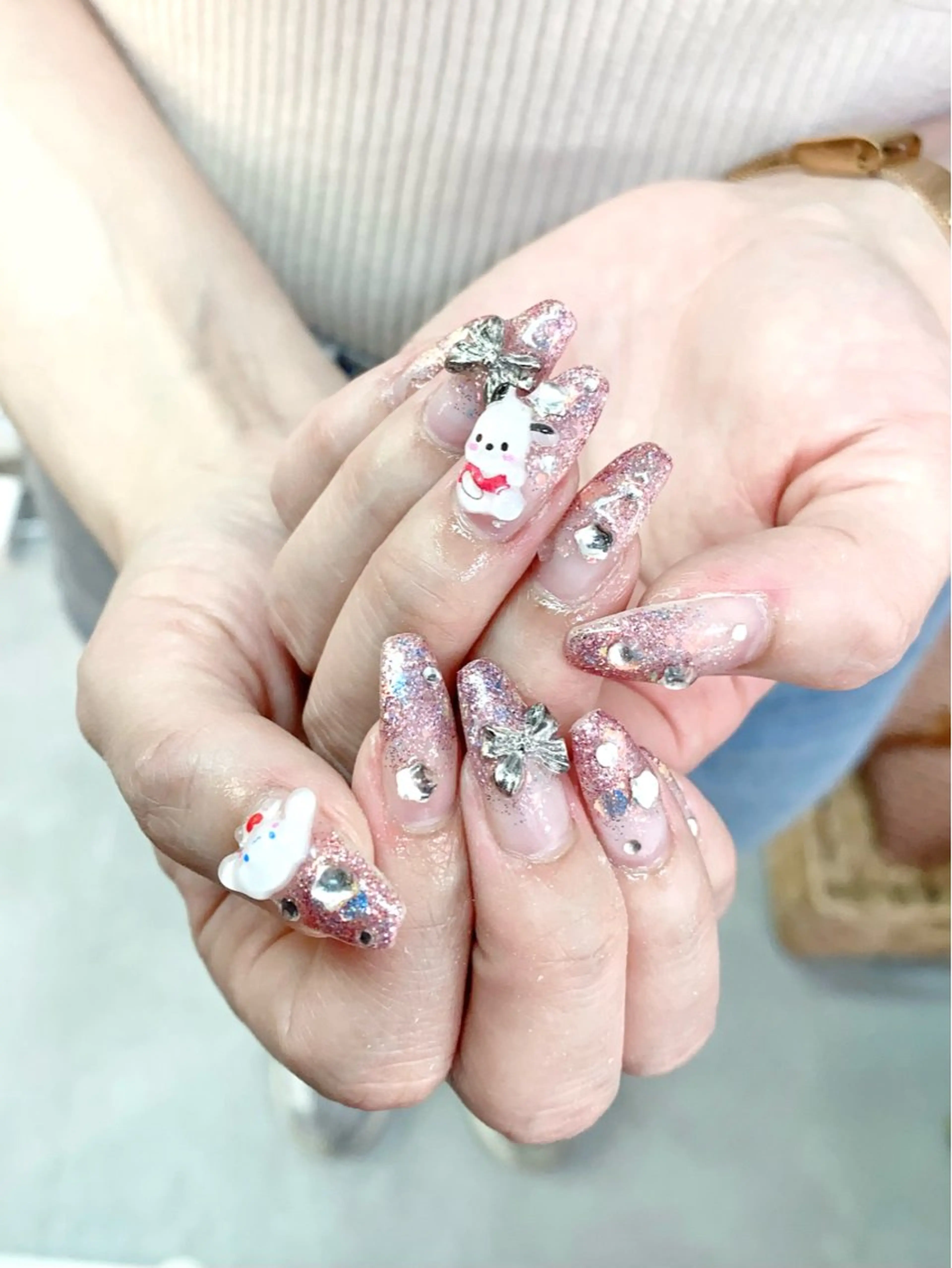 ネイル ラメ(グリッター) ラメグラデーション 持ち込み リボン 中家 亜紗子のネイルデザイン