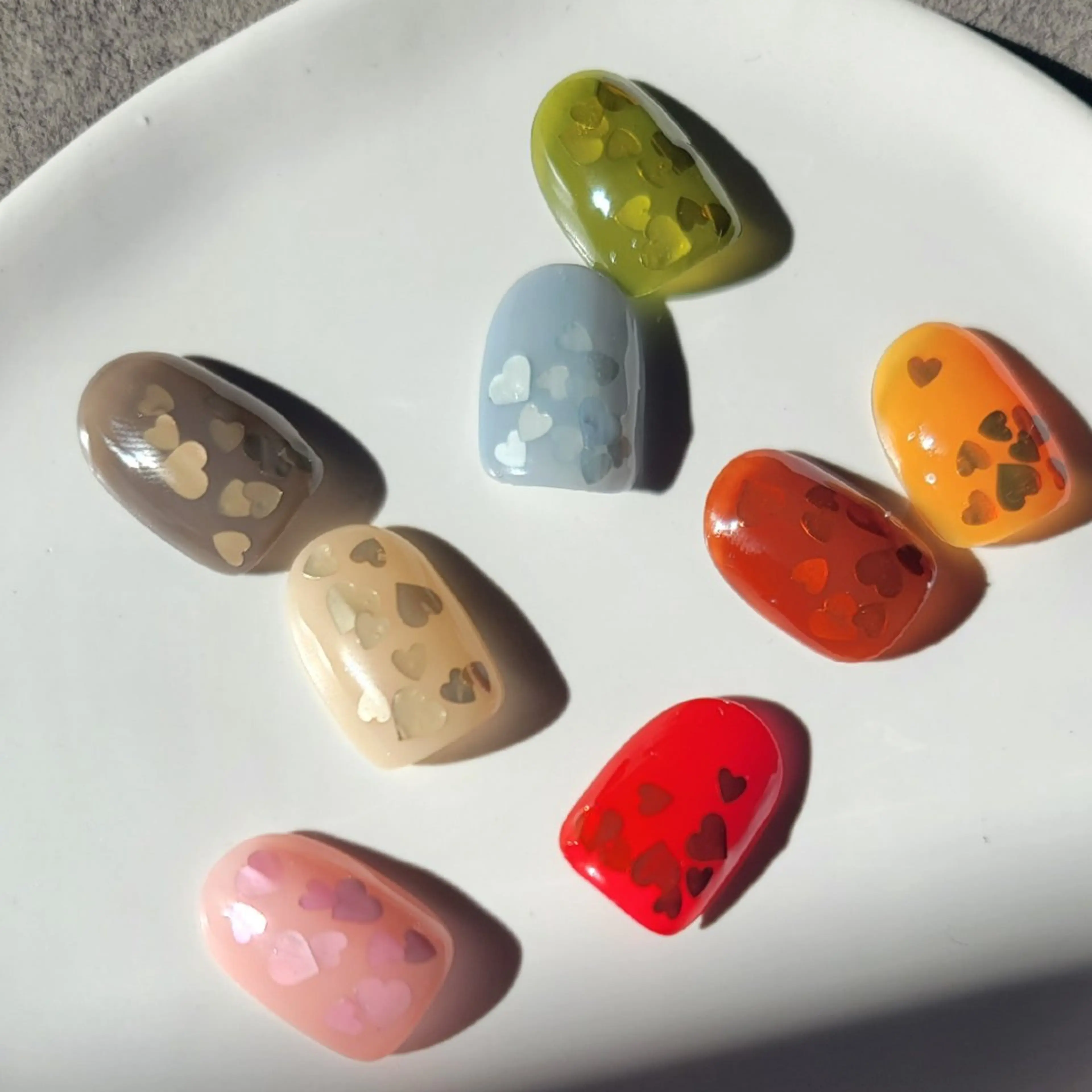 ネイル ハート 🌲🌳🚪iiit o🌲🌳🌲のネイルデザイン