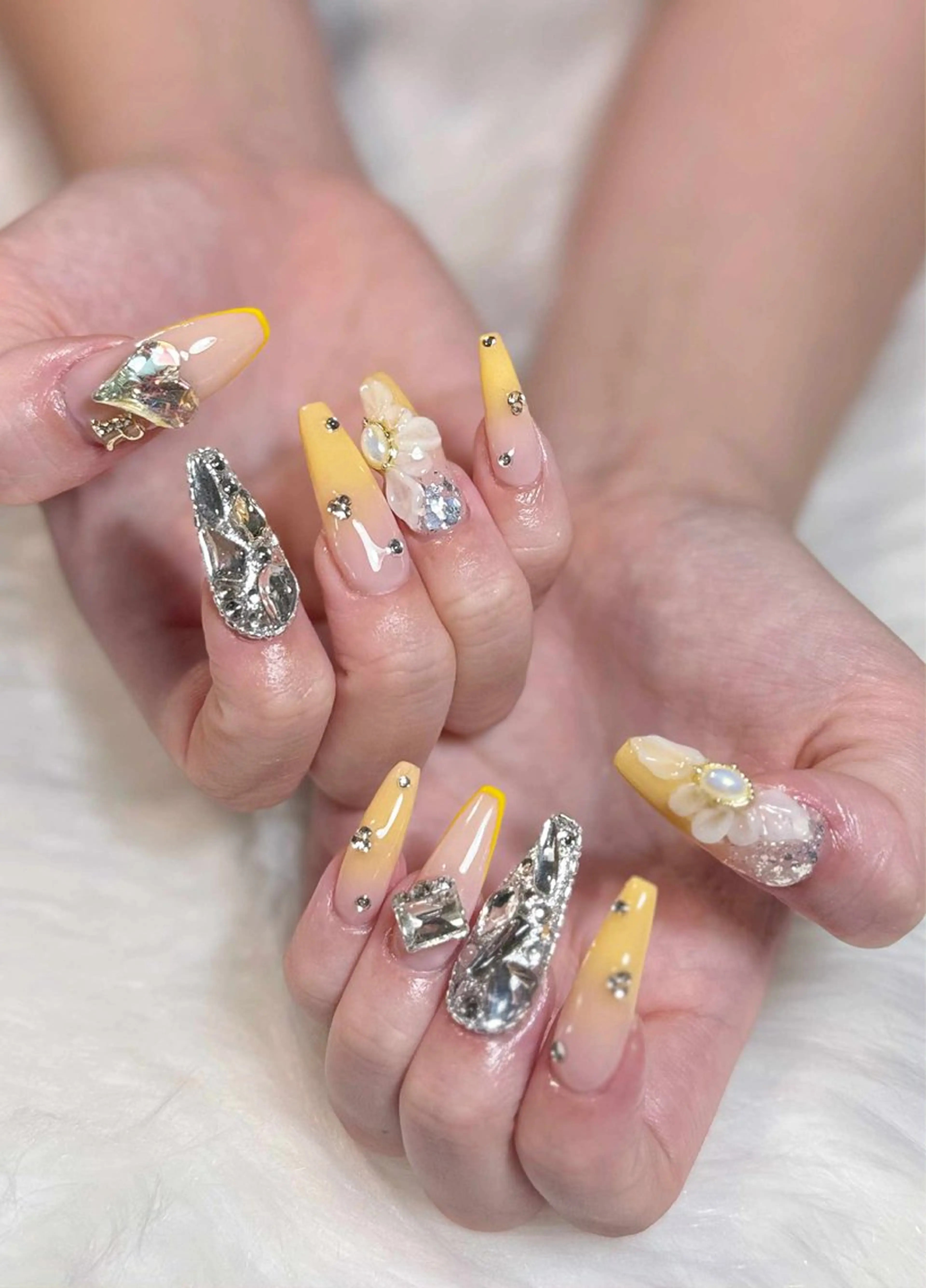 ネイル オーロラネイル チークネイル フットネイル フレンチネイル ジェルネイル ハンドネイル Nichi Nailsのネイルデザイン