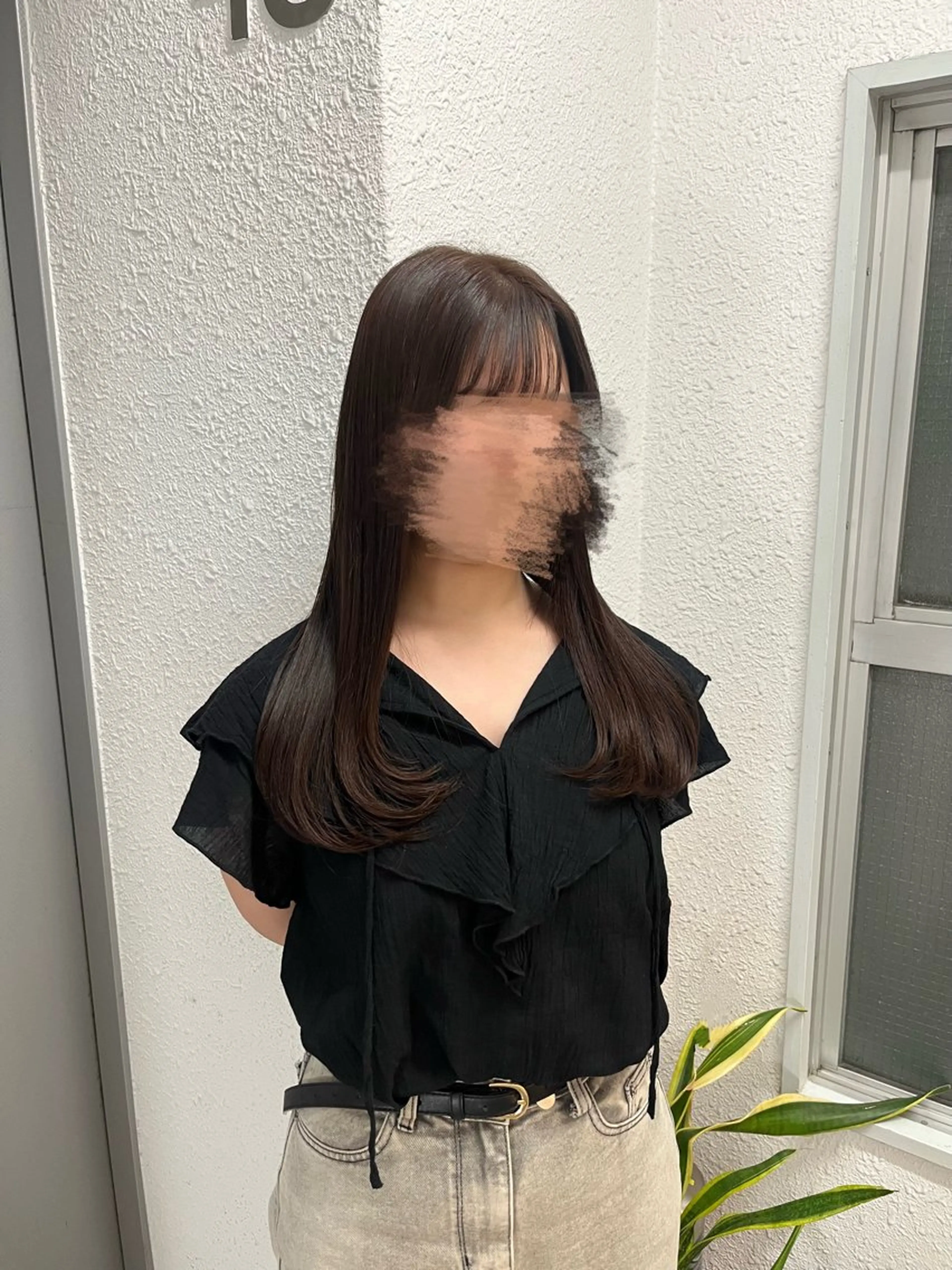 ロング 塩川ももこ/ 自然な縮毛矯正のヘアスタイル