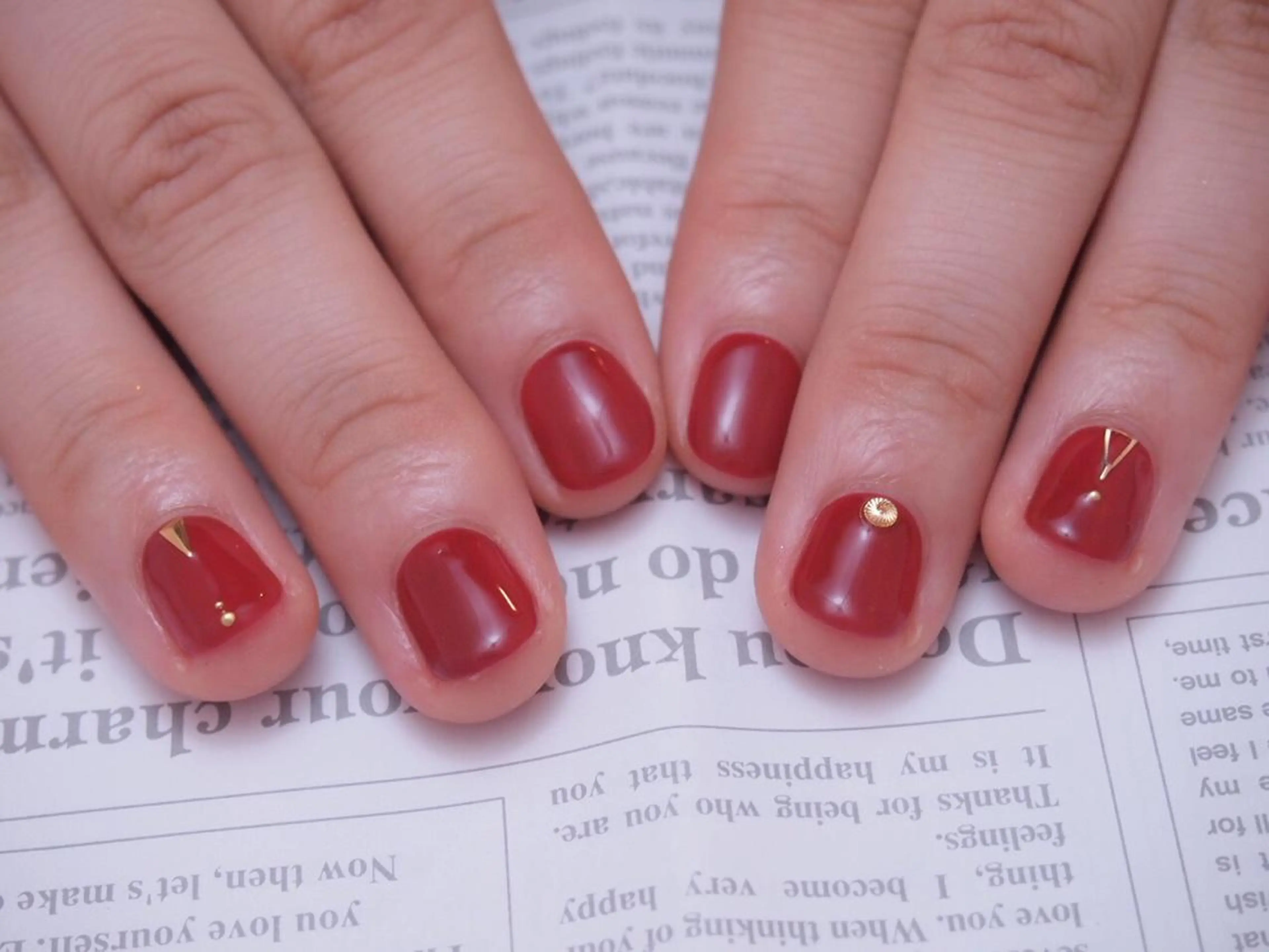 ネイル ボルドー 赤色 ショートネイル NAIL'S MODAのネイルデザイン