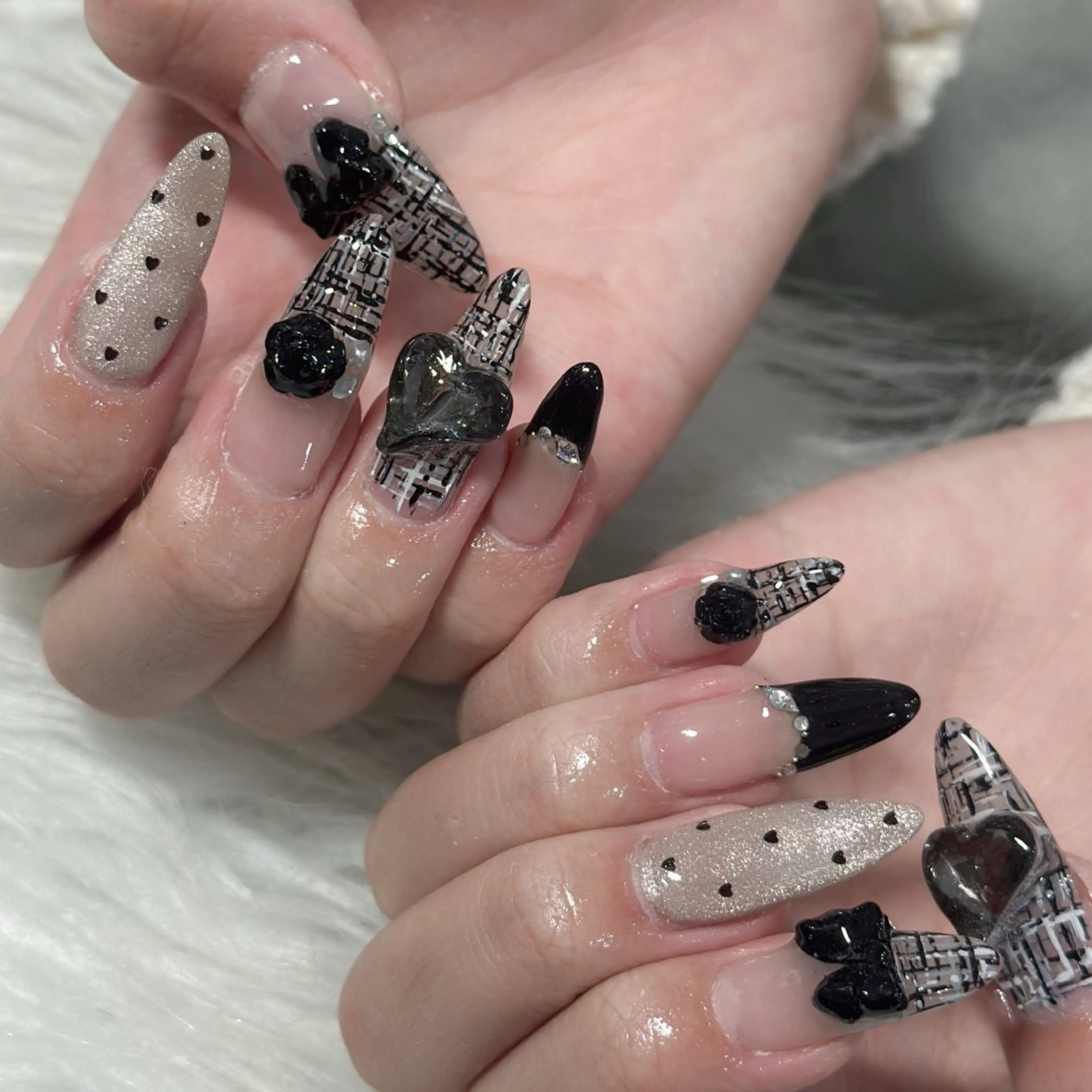 ネイル ハンドネイル フットネイル LAVISH nanamiのネイルデザイン