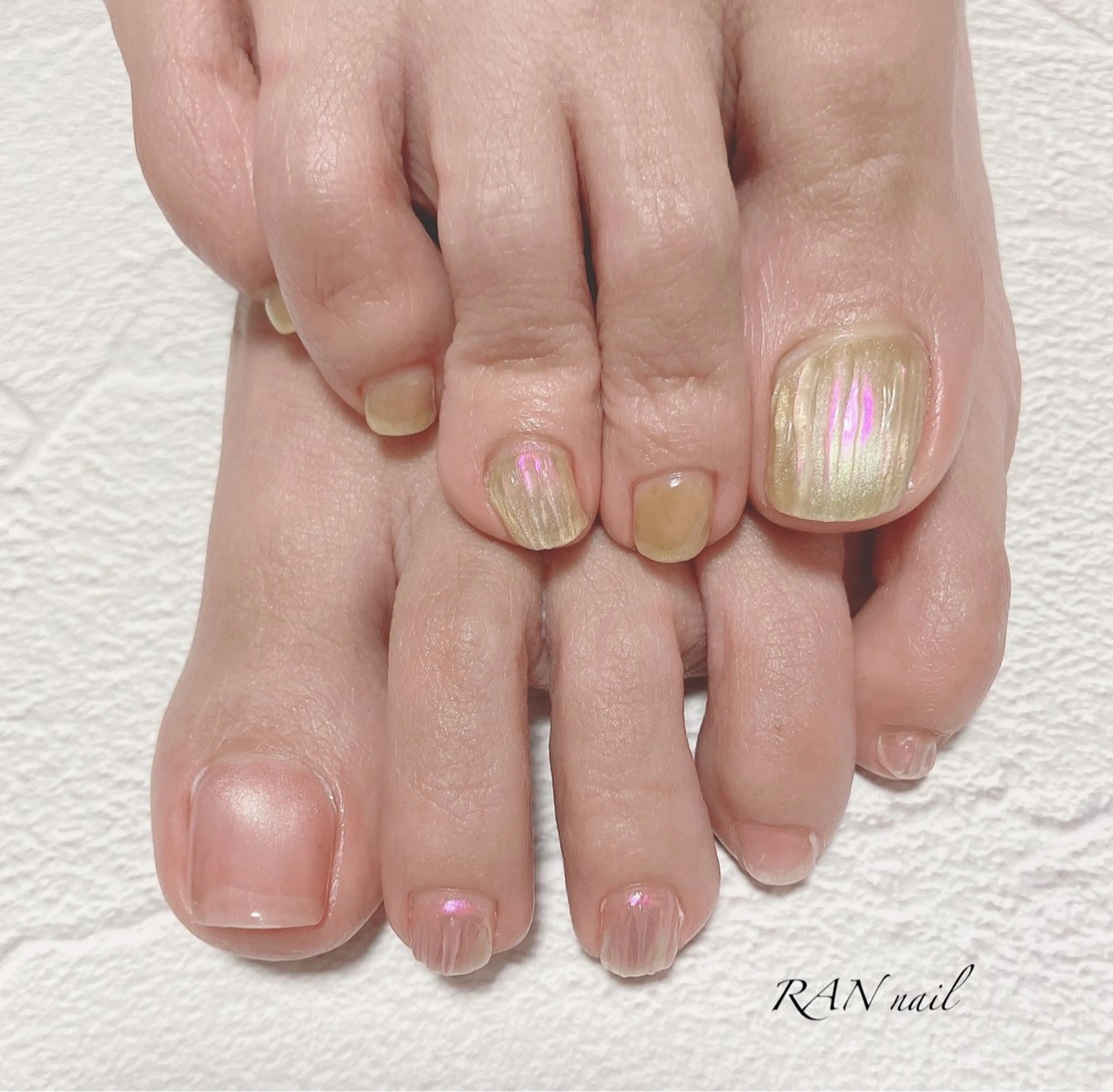 ネイル オーロラネイル フットネイル 氷ネイル・うるうるネイル キラキラネイル マグネットネイル RAN nail 〜ランネイル〜所属・RAN nailのネイルデザイン