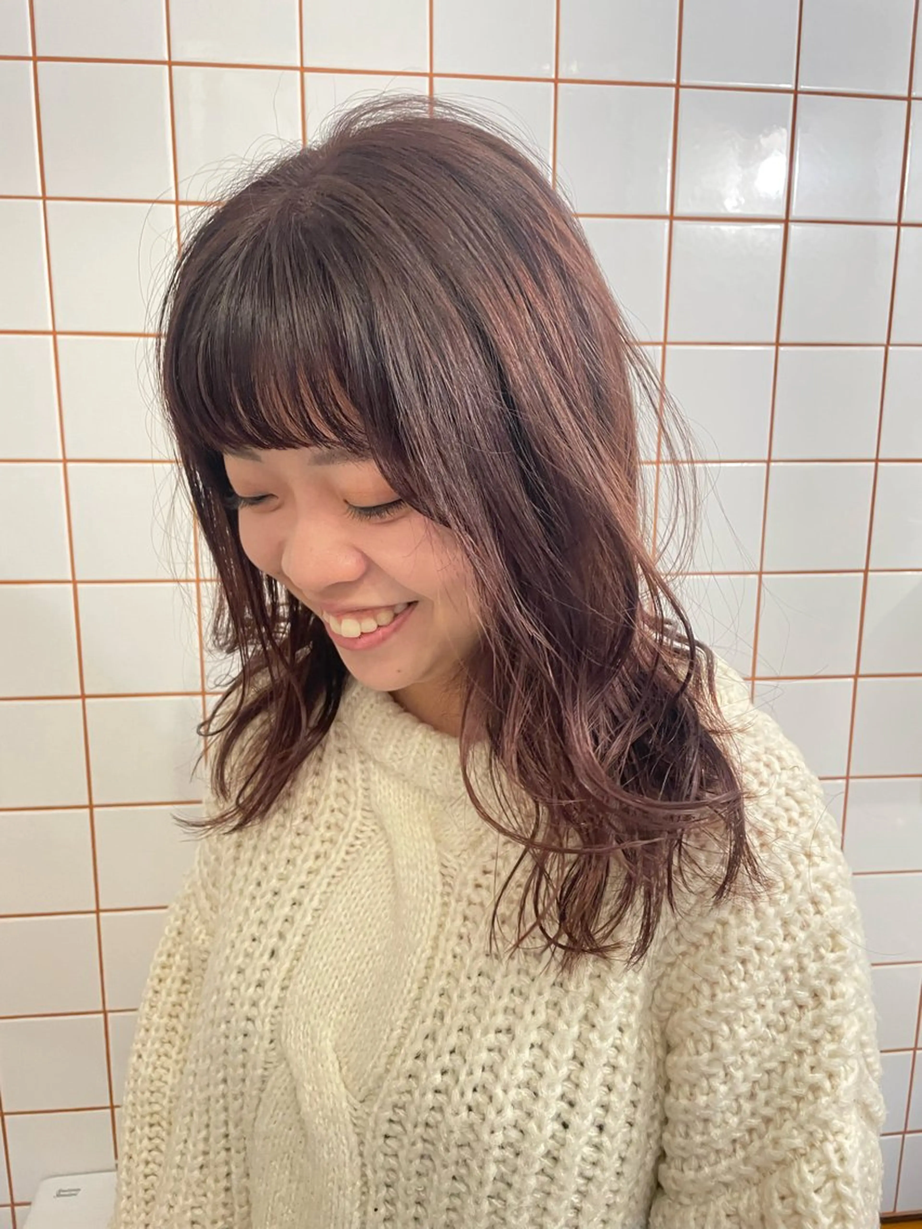 セミロング カラー ベージュカラー ピンクカラー ピンクベージュ カット ヘアカラー 狩野 羅夢のヘアスタイル