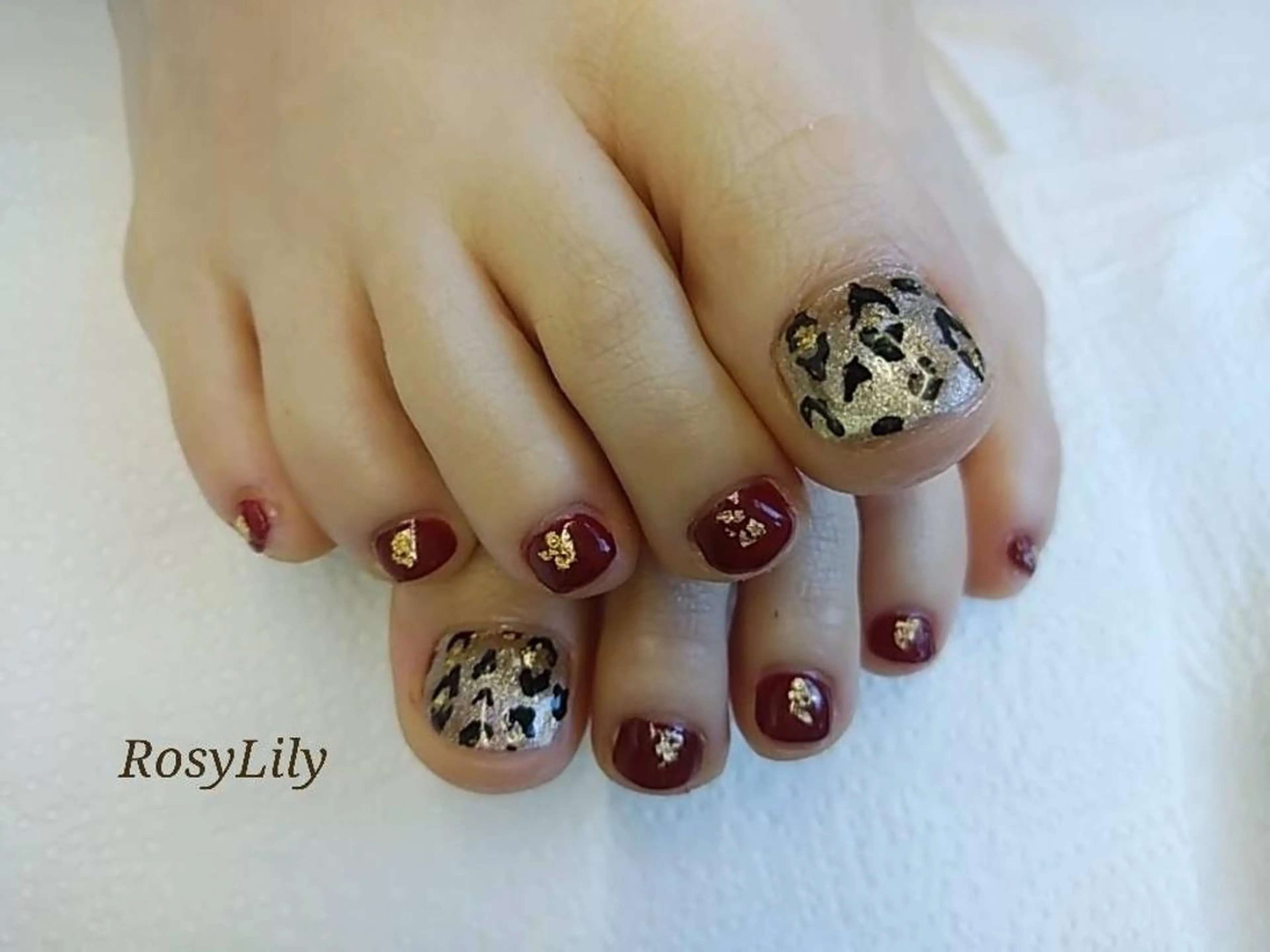 ネイル アニマル柄 ボルドー フットネイル ジェルネイル プライベートサロン Rosy Lilyのネイルデザイン