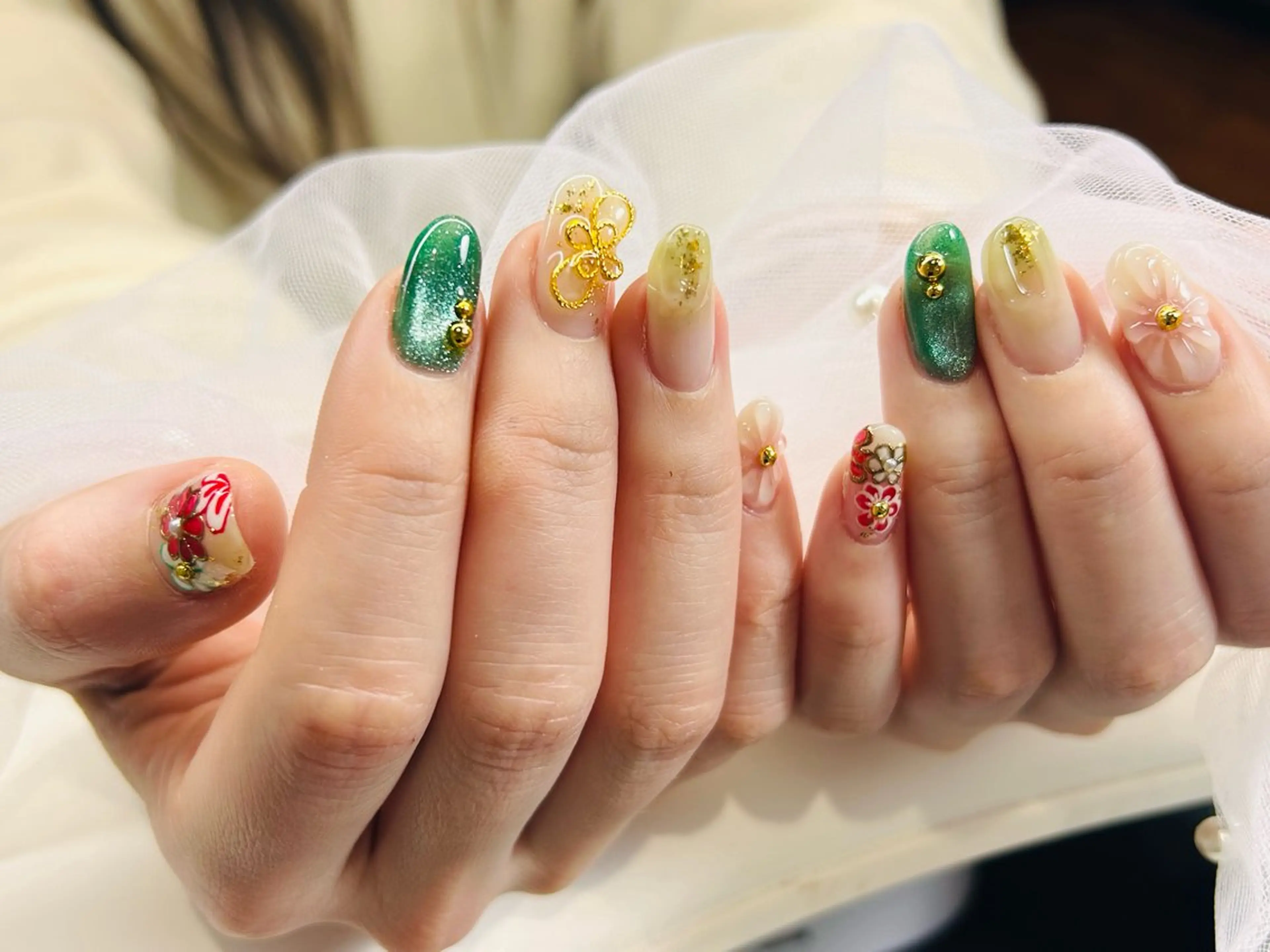 ネイル ハンドネイル sara +のネイルデザイン