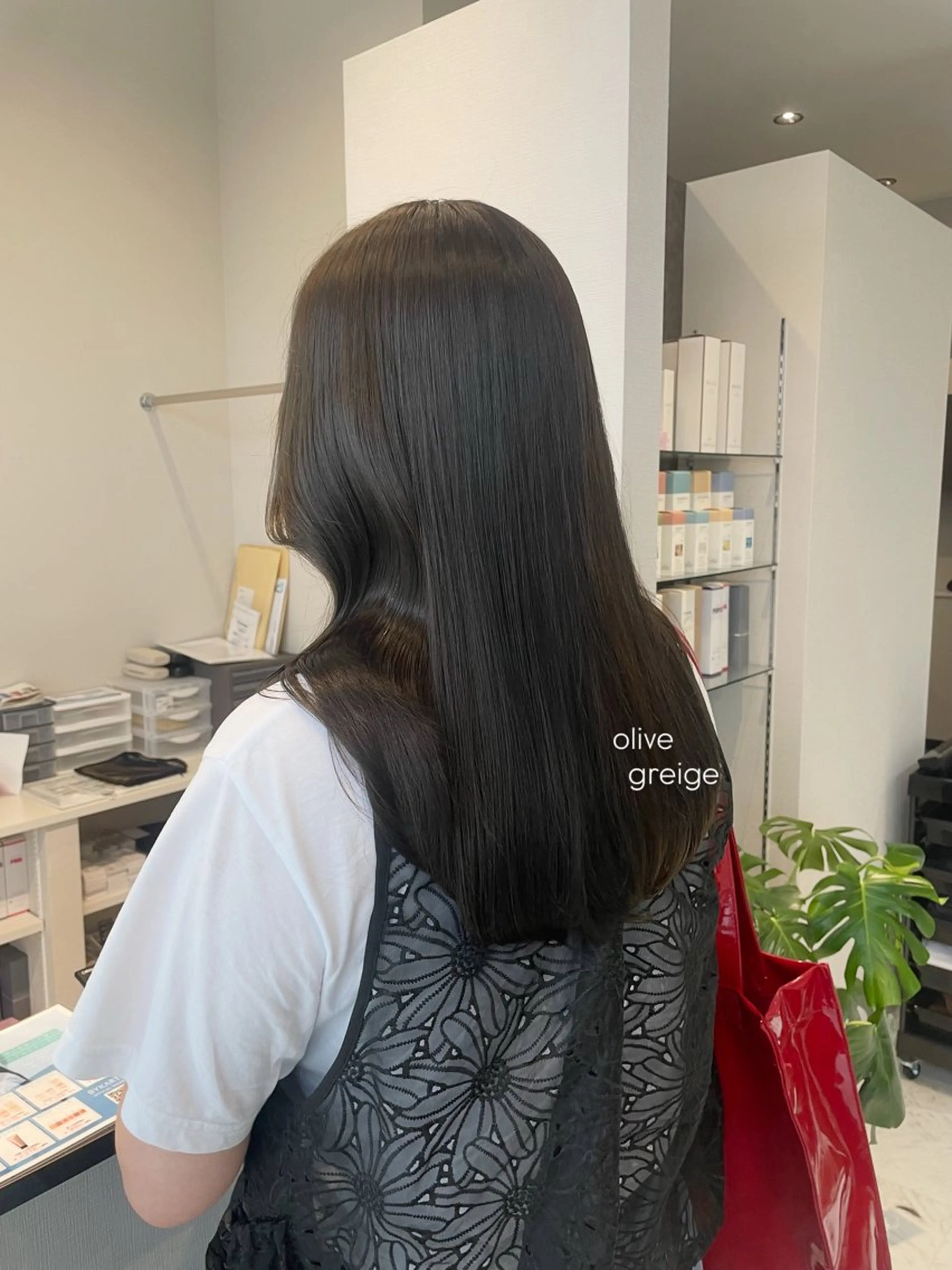 セミロング カラー 透明感カラー オレンジ moe🥣ﾚｲﾔｰ ｶｯﾄ/透明感ｶﾗｰのヘアスタイル