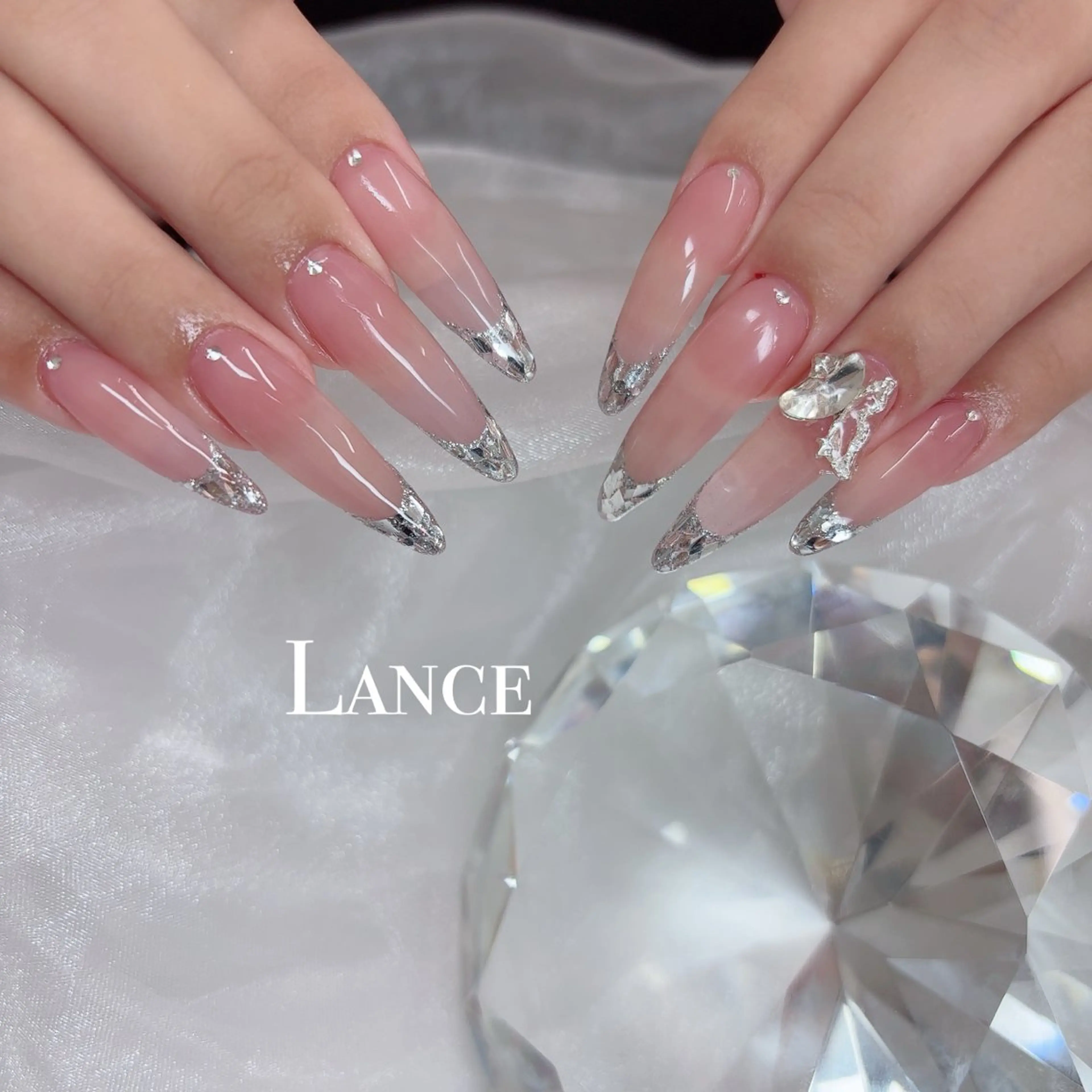 ネイル オーロラネイル フットネイル フレンチネイル ガラスフレンチ 氷ネイル・うるうるネイル Lance nailのネイルデザイン