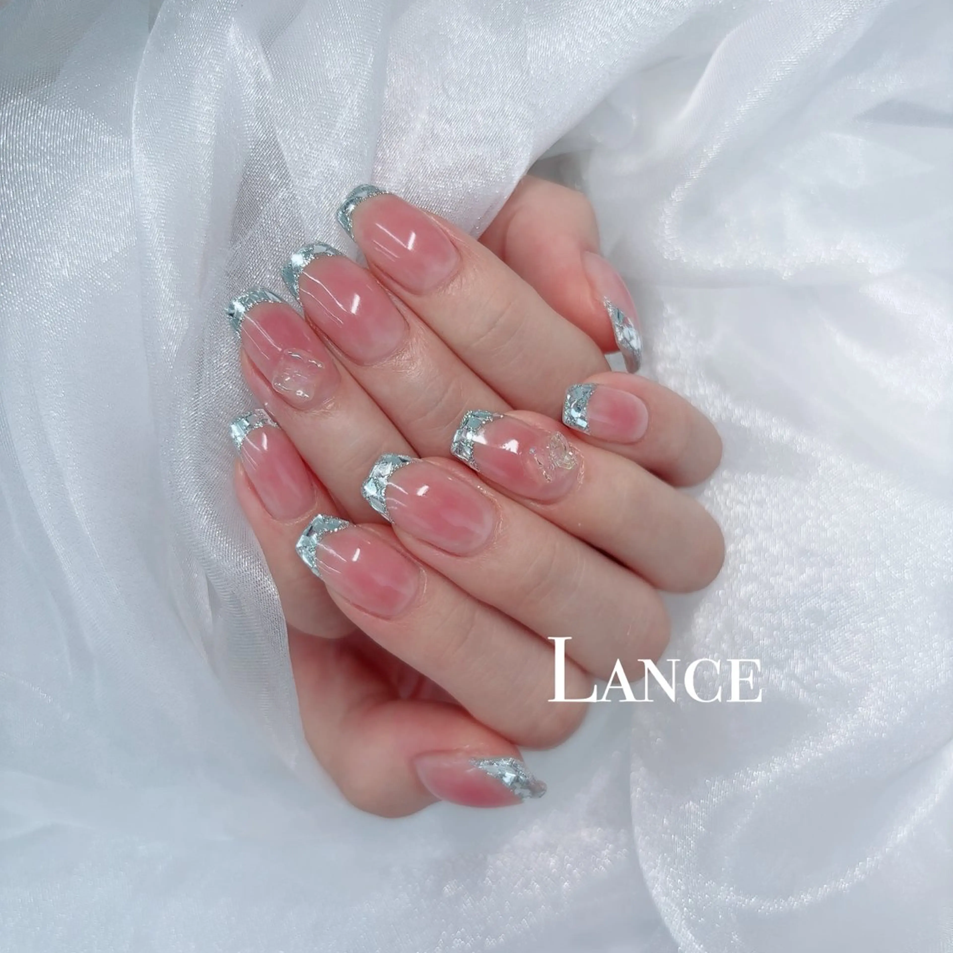 ネイル オーロラネイル ブルー フットネイル 氷ネイル・うるうるネイル キラキラネイル Lance nailのネイルデザイン