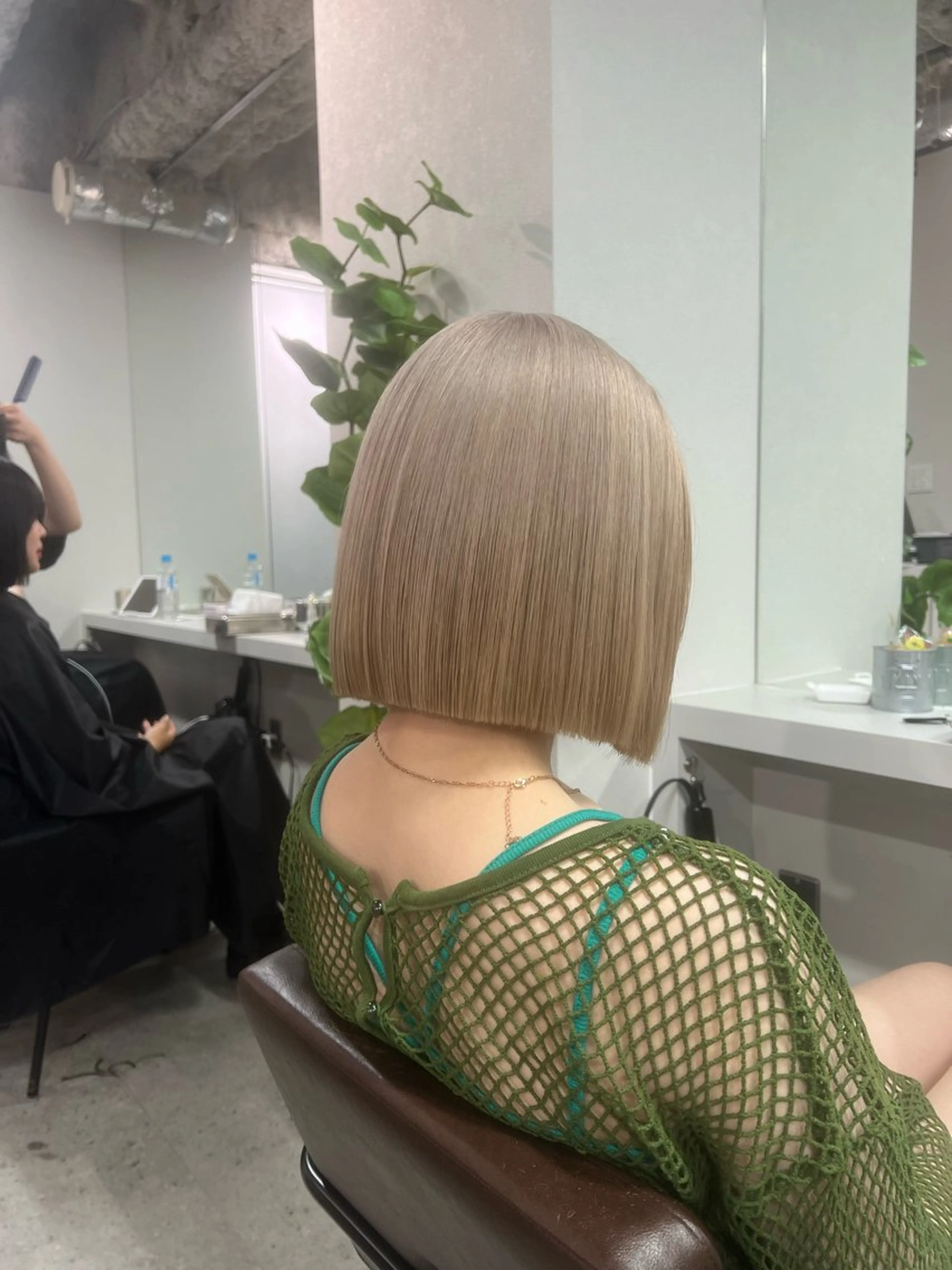 ショート カラー ヘアカラー トリートメント ハイトーン&髪質改善 ＆韓国エクステ🤎のヘアスタイル