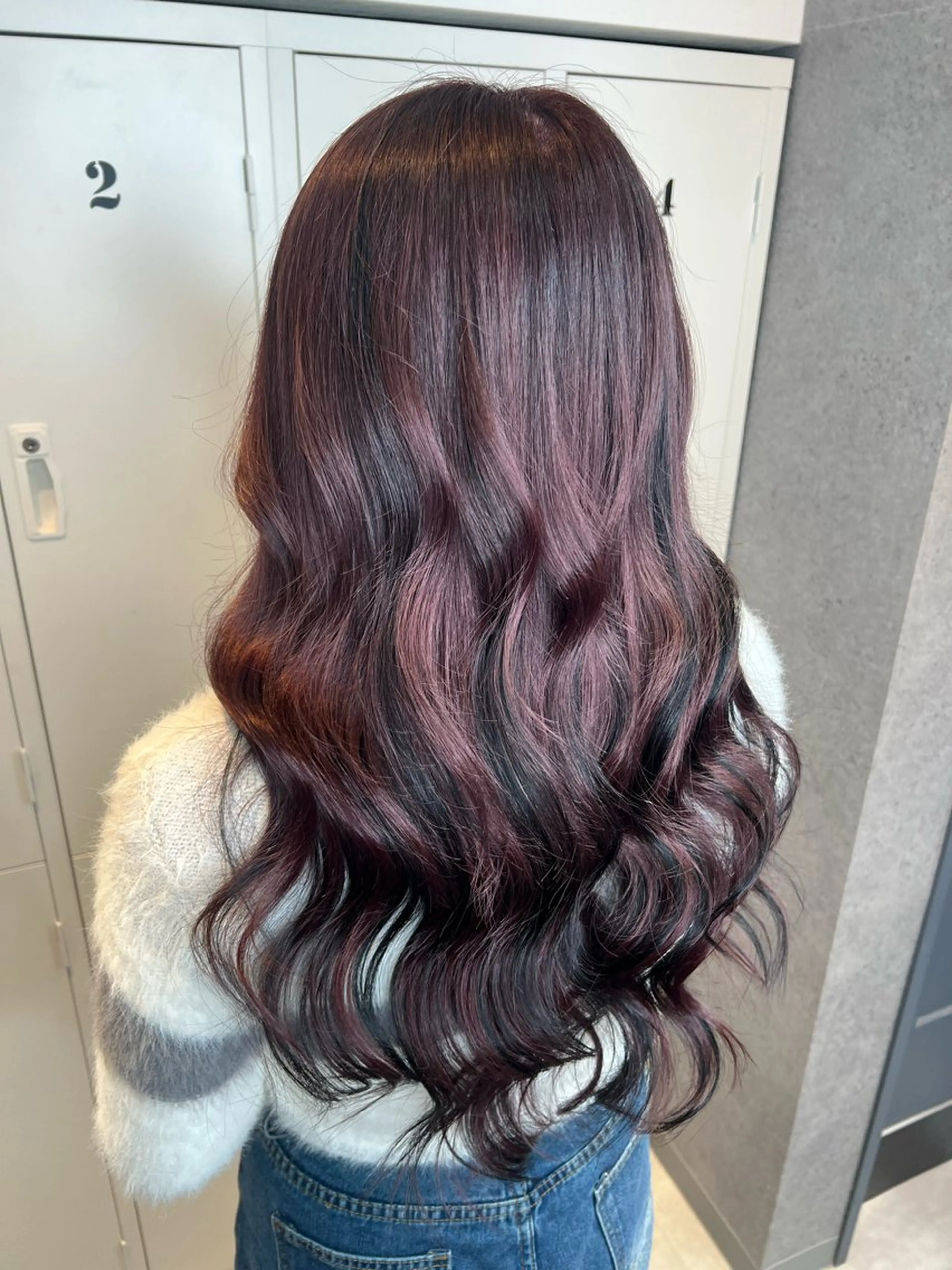 ロング カラー シールエクステ 黒髪 ボルドーカラー デザインカラー エクステ ショート/ウルフ カットモデル募集のヘアスタイル