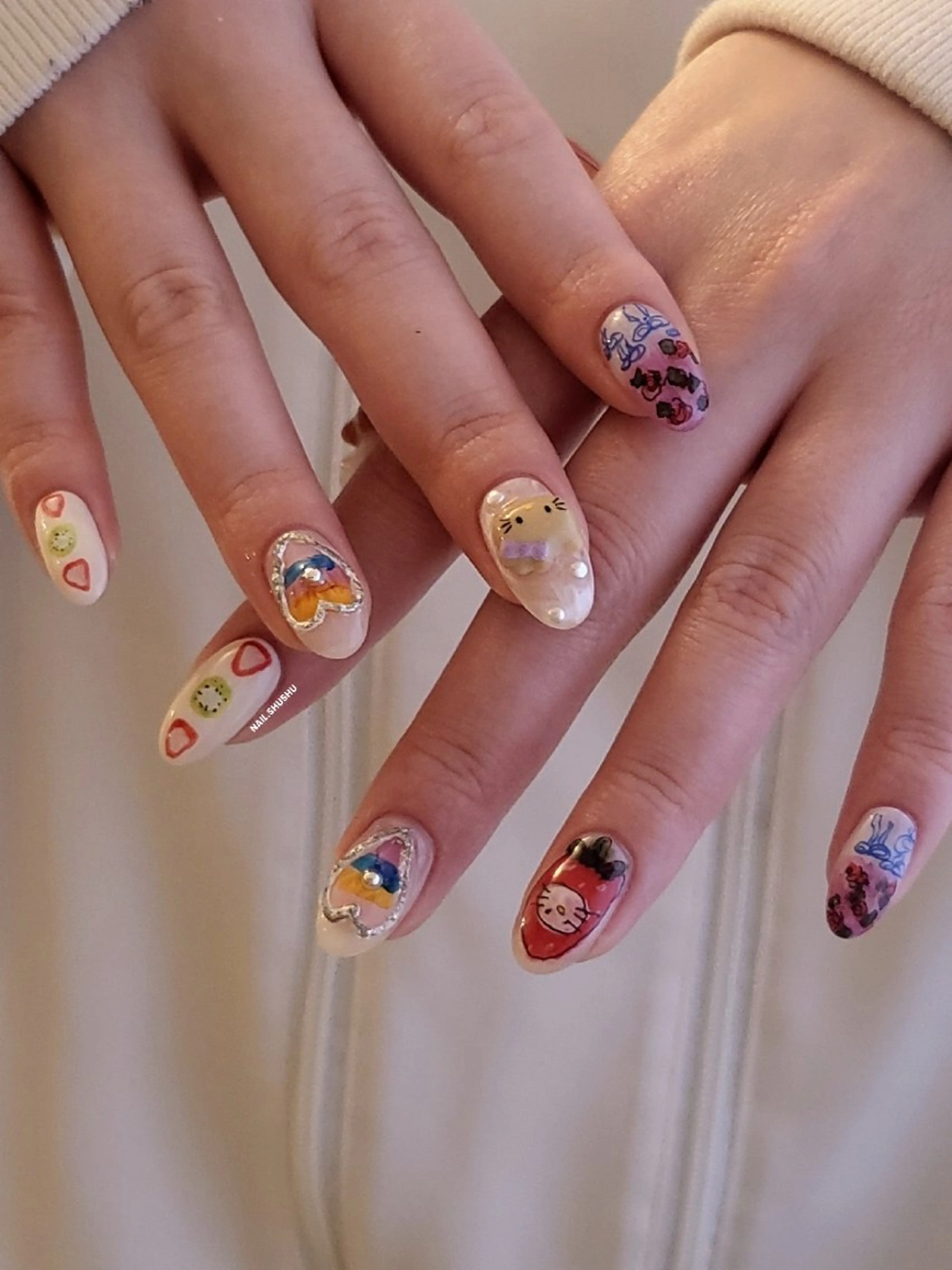 ネイル ハンドネイル 3dパーツ/流行り 👧shushu❤️のネイルデザイン
