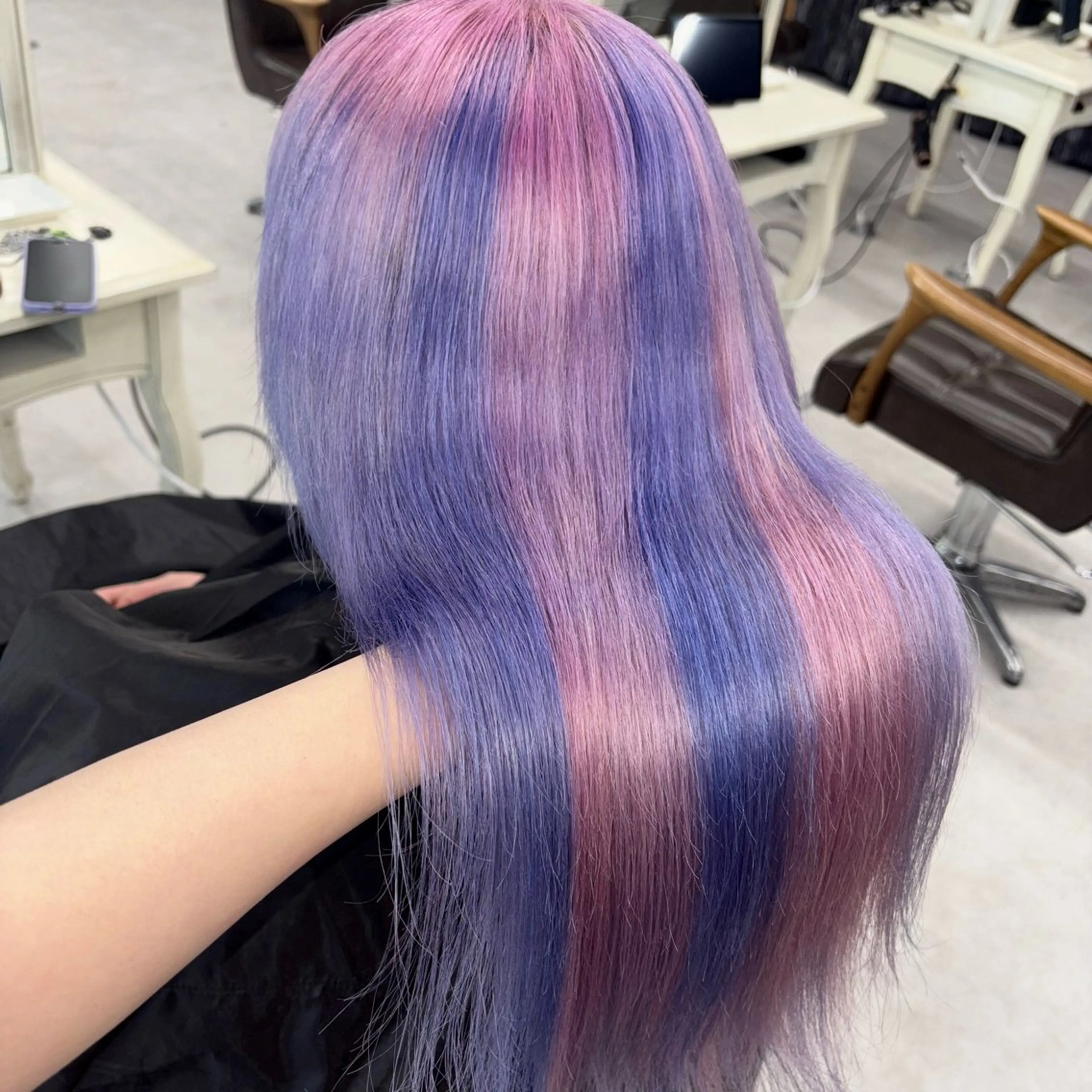 ロング パープルカラー ヘアカラー ★デザインカラー ハイトーン ももか★のヘアスタイル