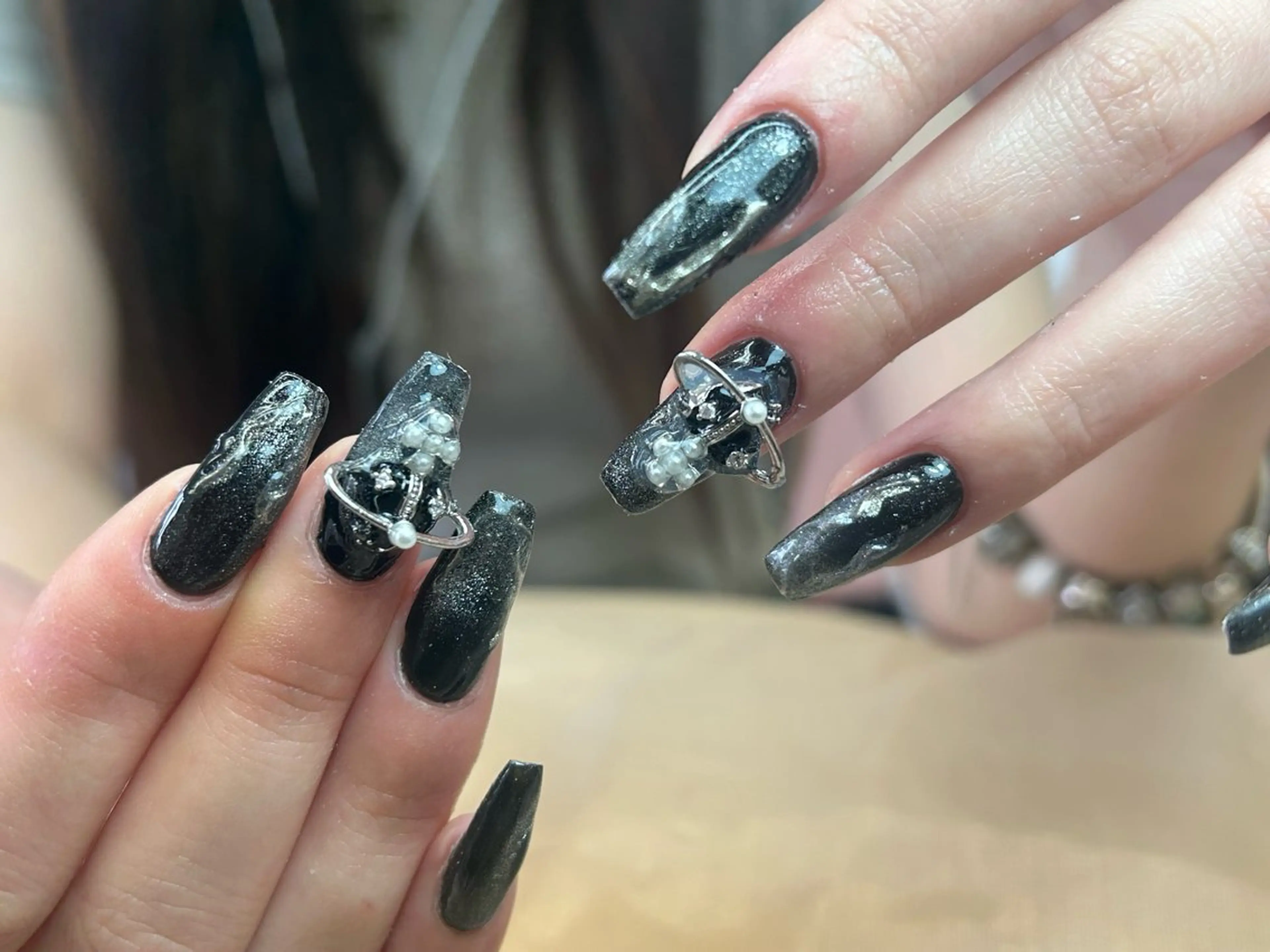 ネイル オーロラネイル フラッシュネイル フラワーネイル フレンチネイル キラキラネイル ハンドネイル 🌟桜beauty 🌟プロ ネイリストのネイルデザイン