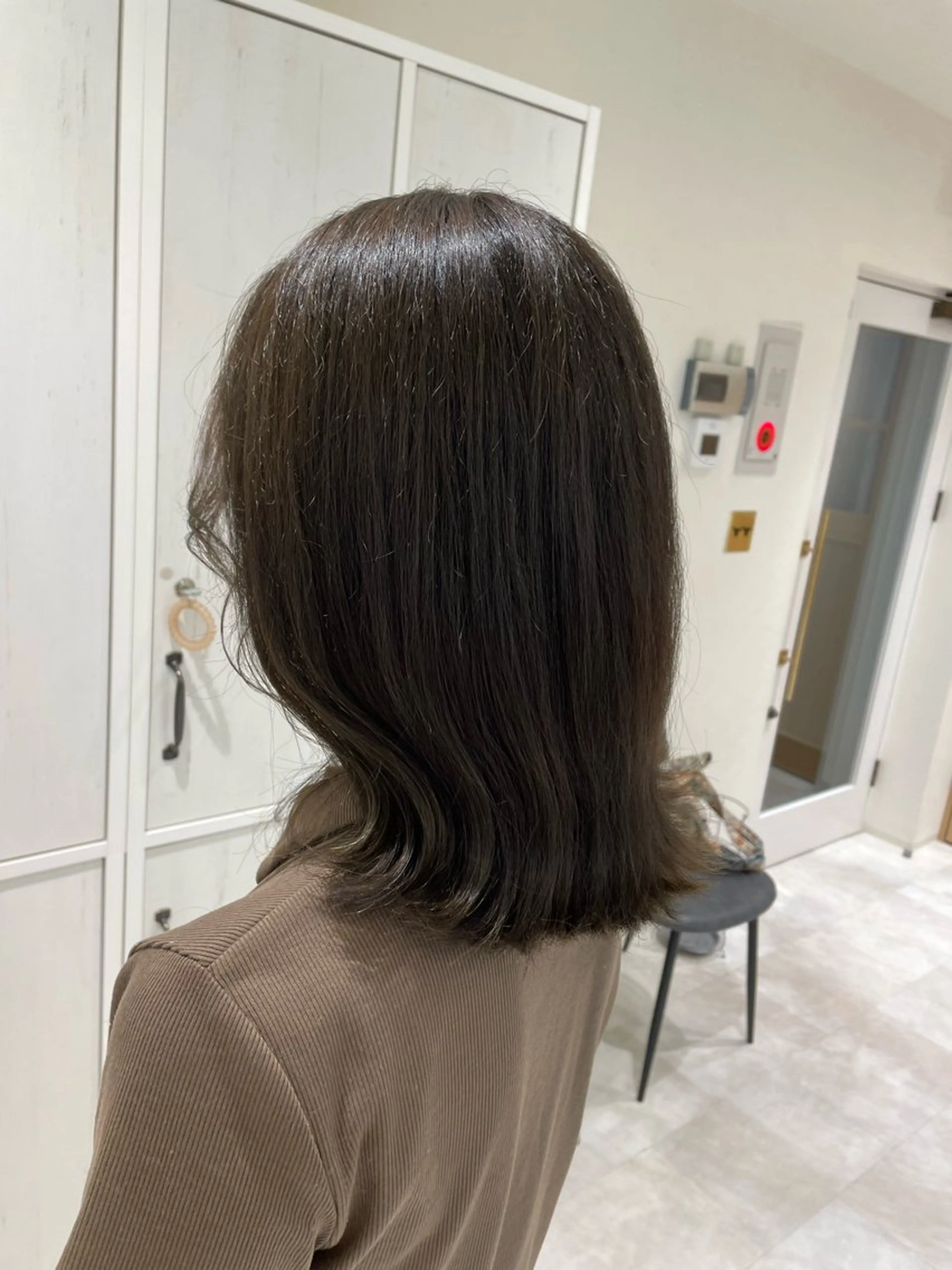 ミディアム カラー ヘアアレンジ ベージュカラー オリーブベージュ 🌟当日予約OK🌟 西野楓加のヘアスタイル